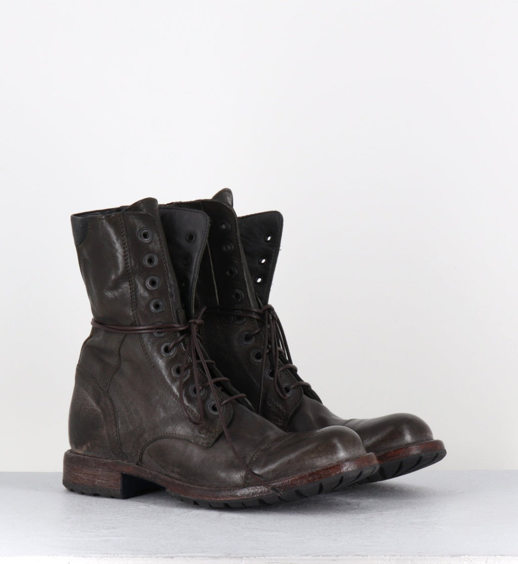 71302 CUSNA TRAFFORD