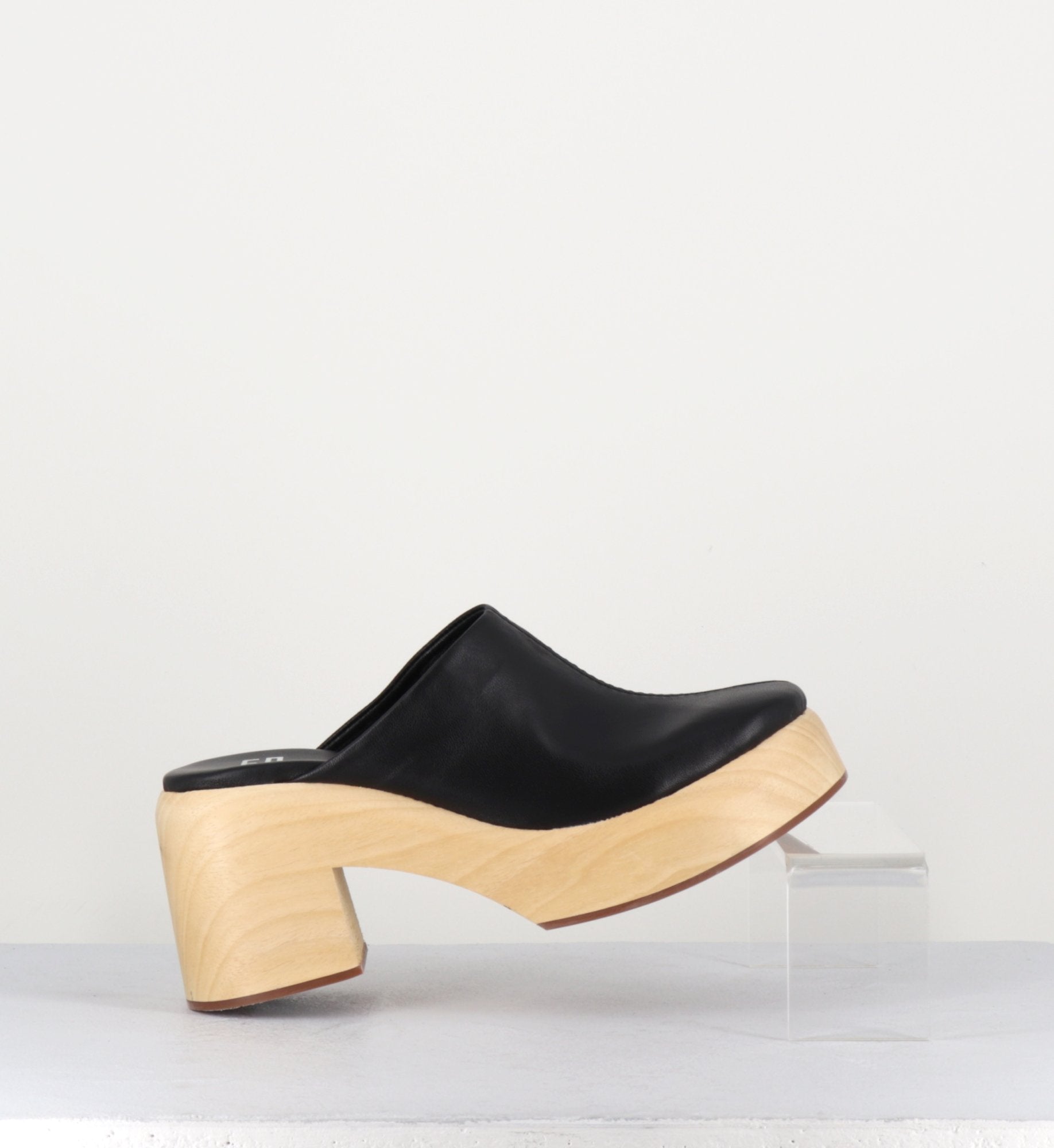 Sabot en cuir noir à plateforme - ROBERTA CLOGS BLACK