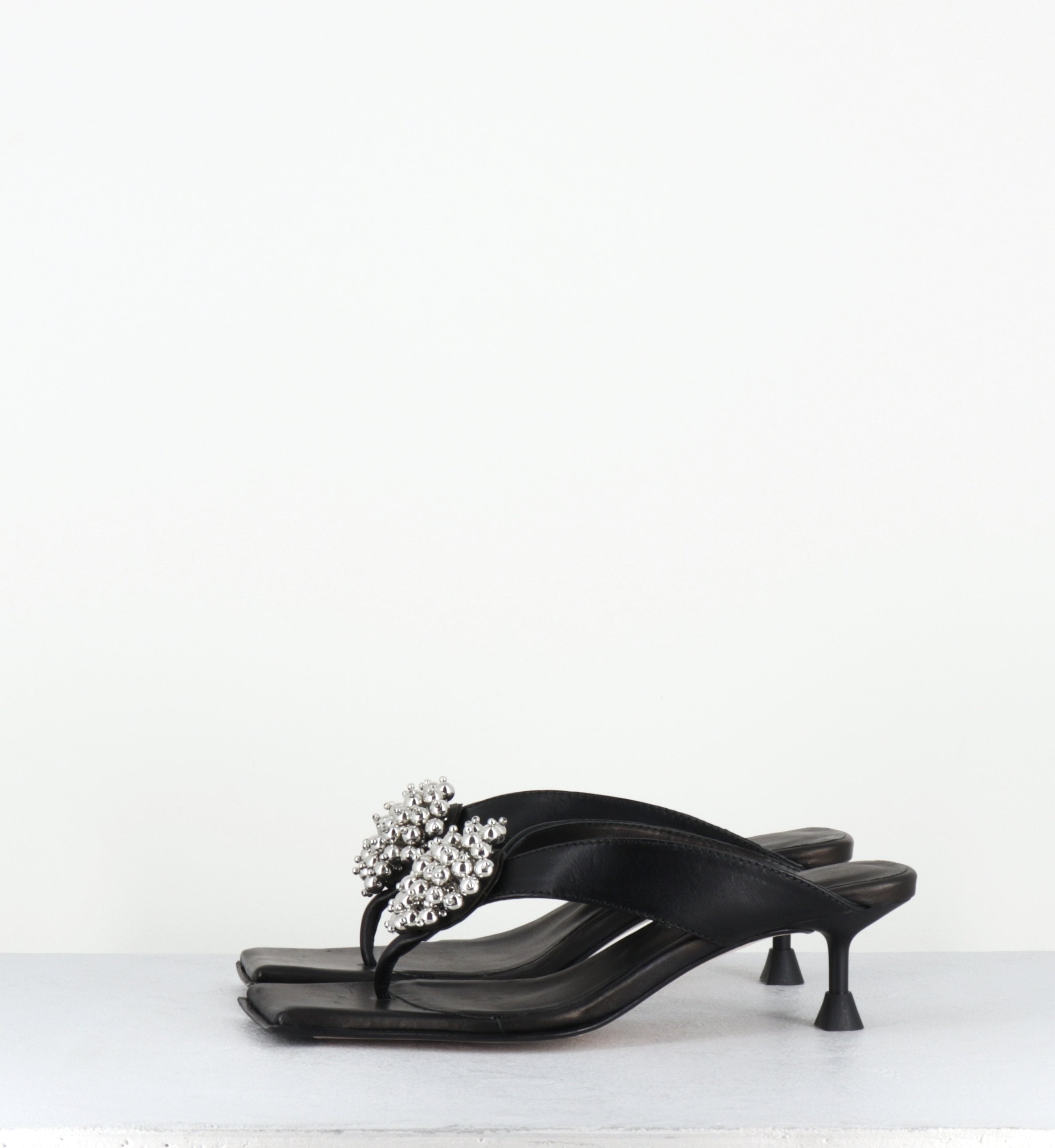 NARELA BLACK SANDAL