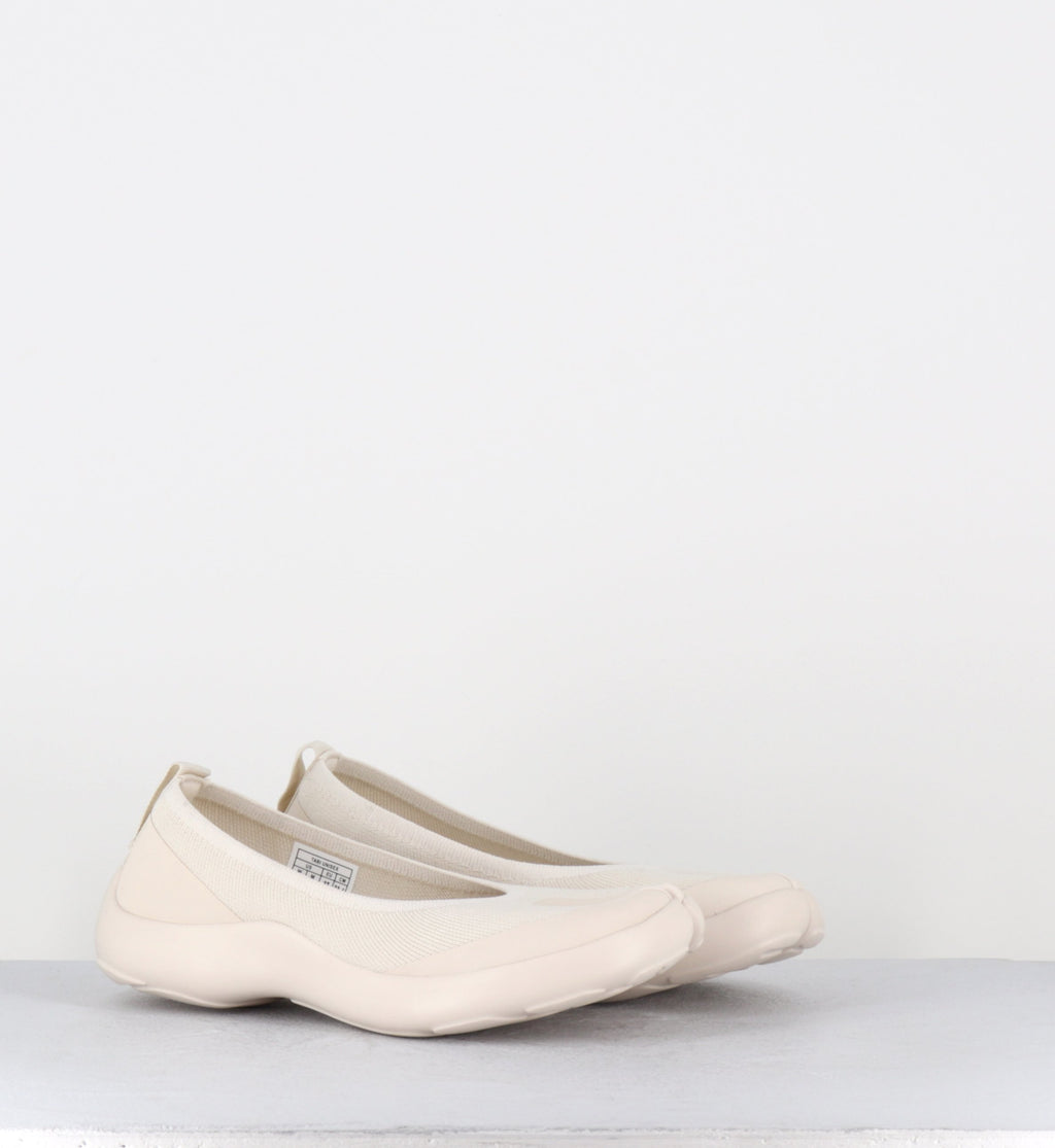 TABI BALLERINA OFF WHITE