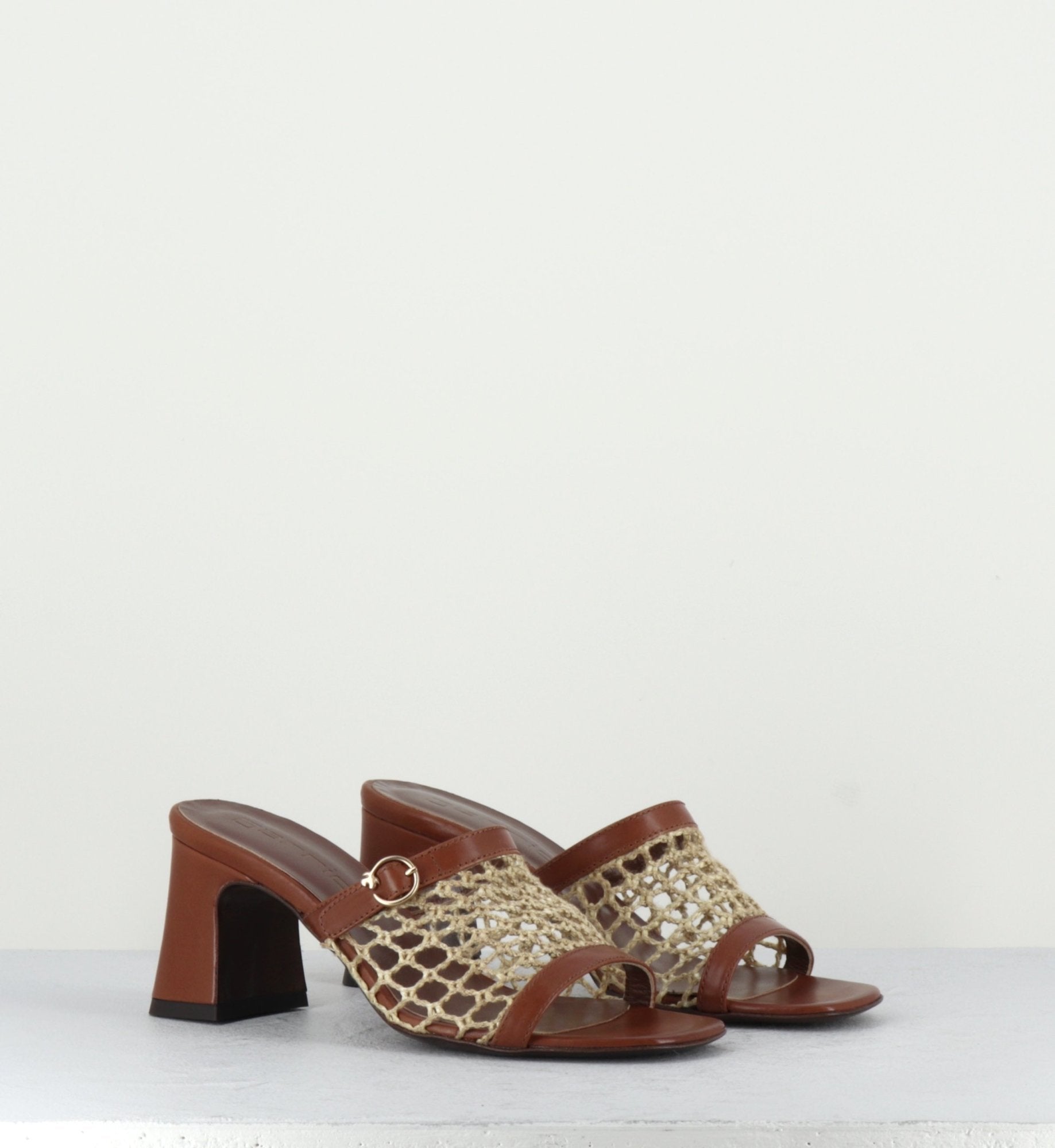 PE21037 CUOIO