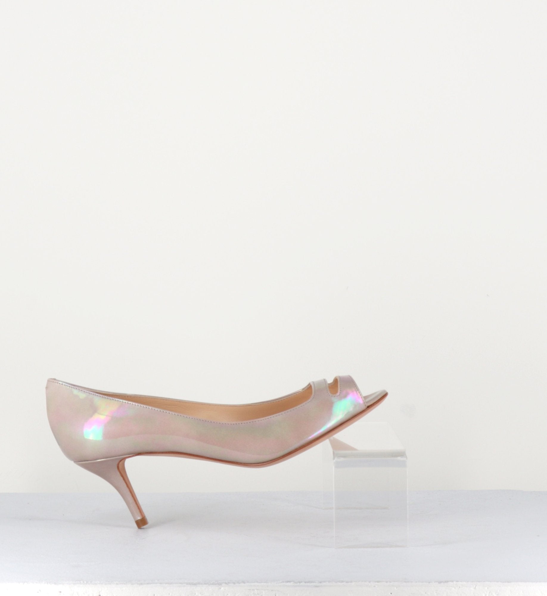 Escarpins petits talons en cuir vernis nude - Pellico