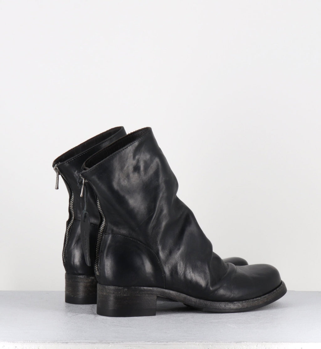 514040 HORSE BAN NERO