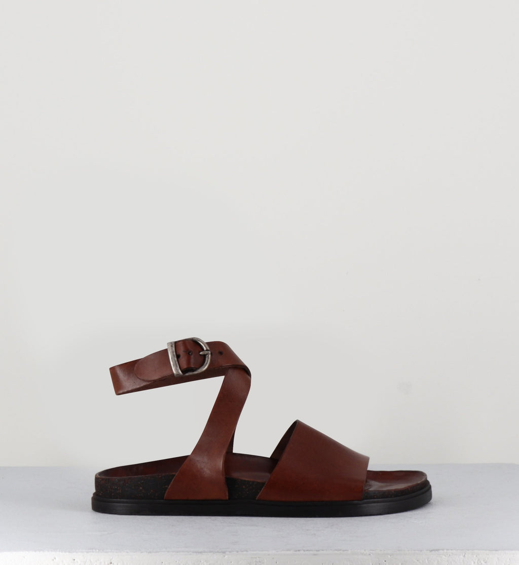 Sandales plates brides croisées en cuir marron - 68797 MOGANO