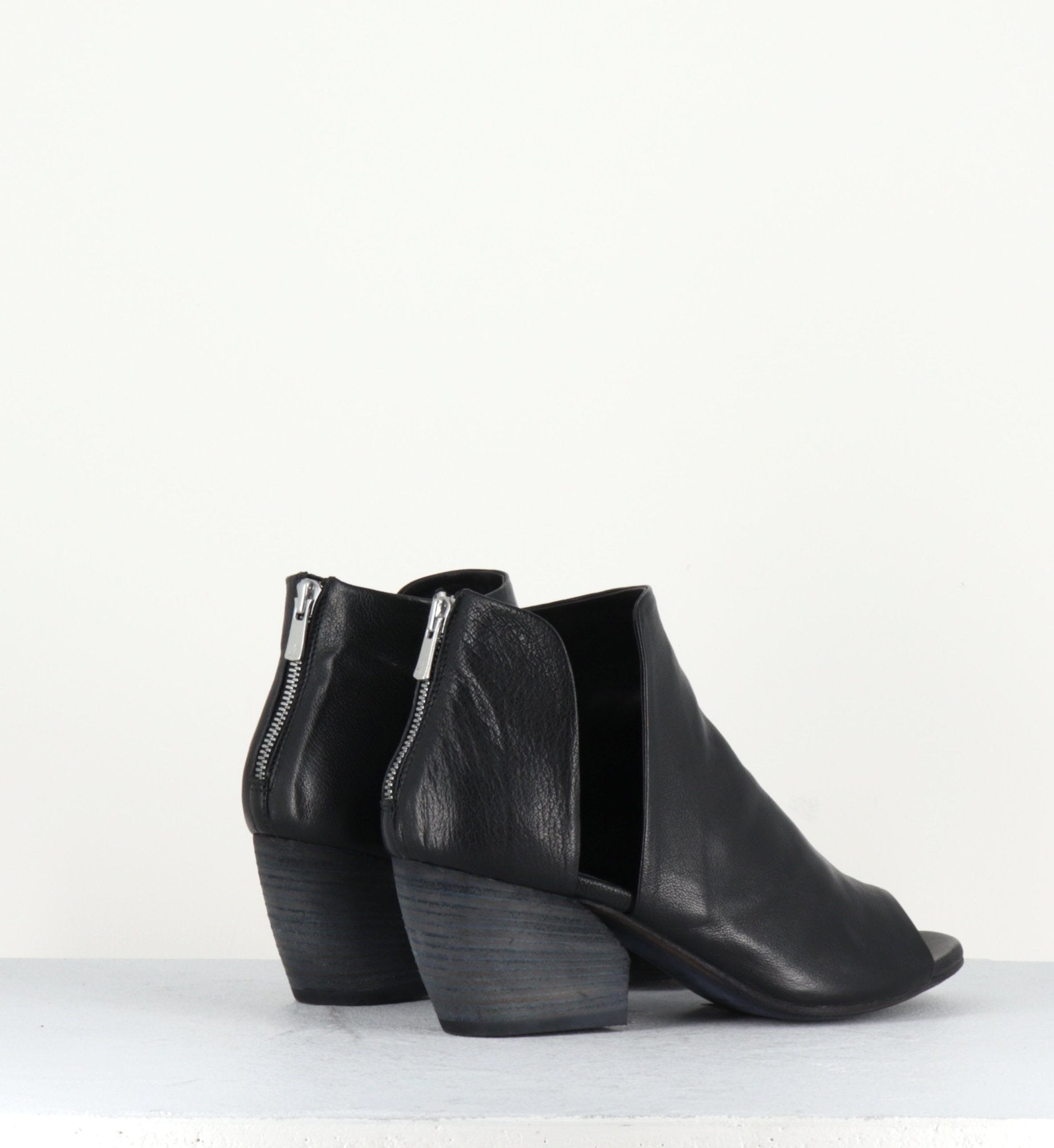 Bottines courtes à talons en cuir noir BLANC/012- Officine Creative