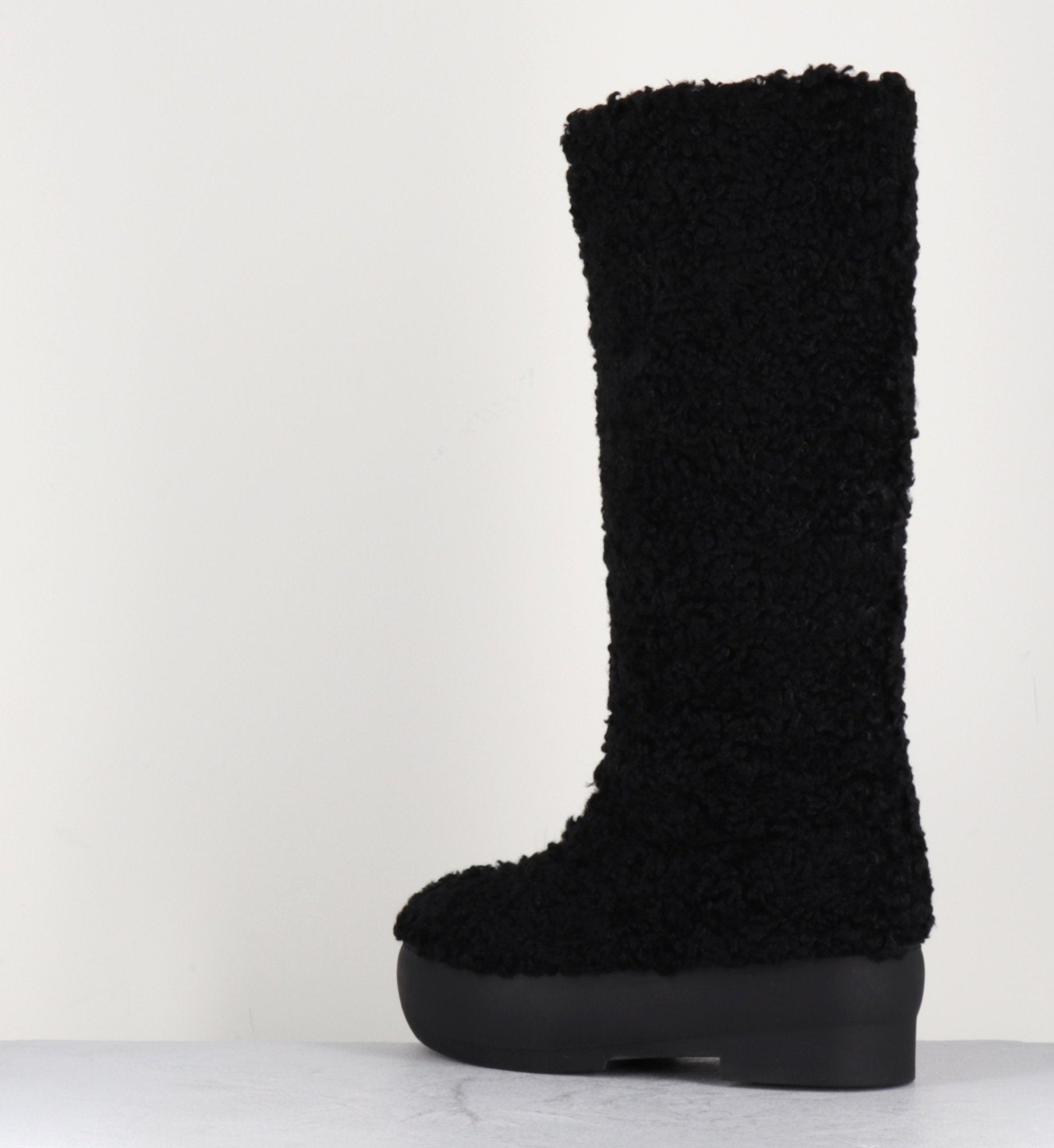 GIA-22 SHEARLING BLACK
