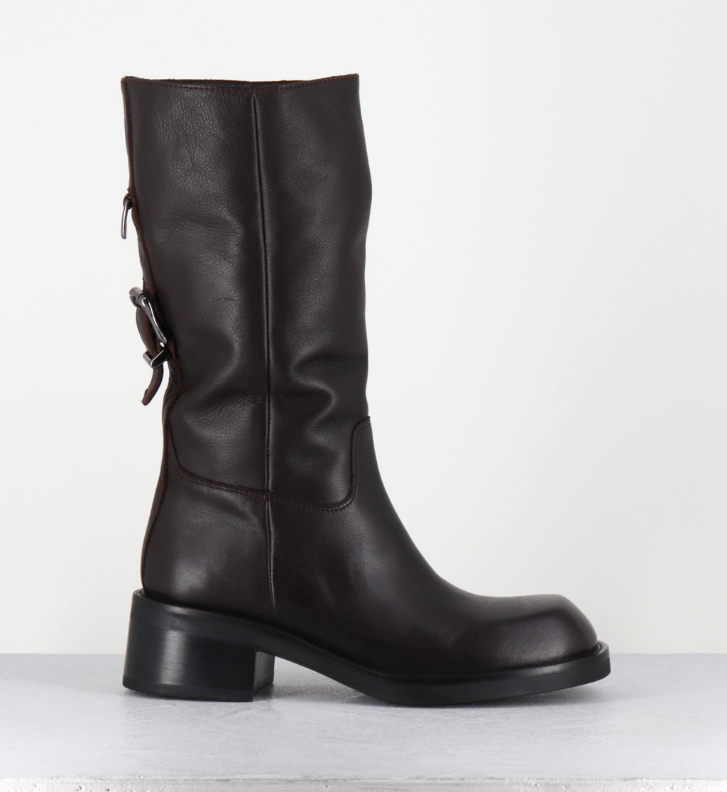 LEDA NATA CIOCCOLATO