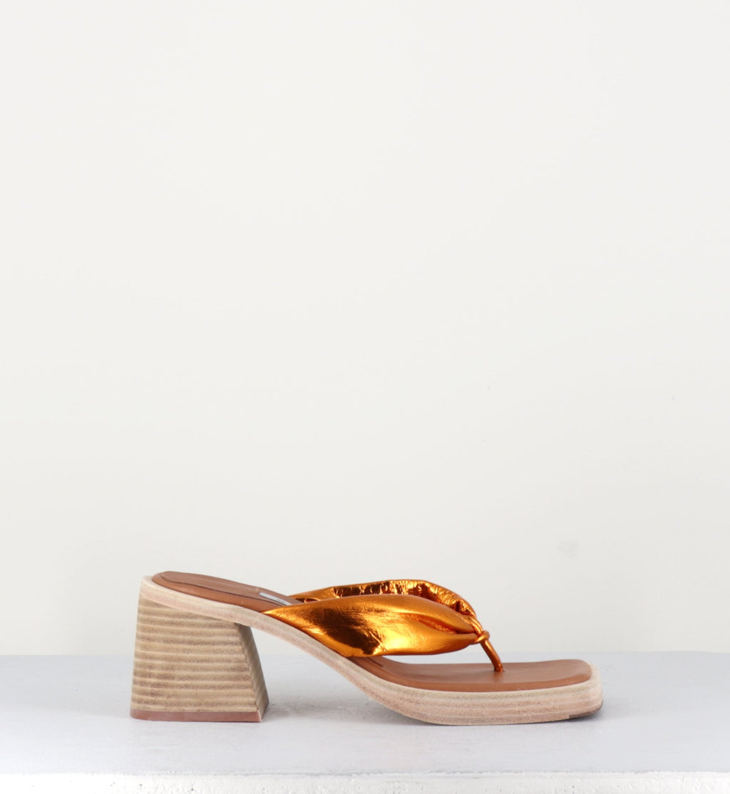 APRIL ORANGE SANDALS