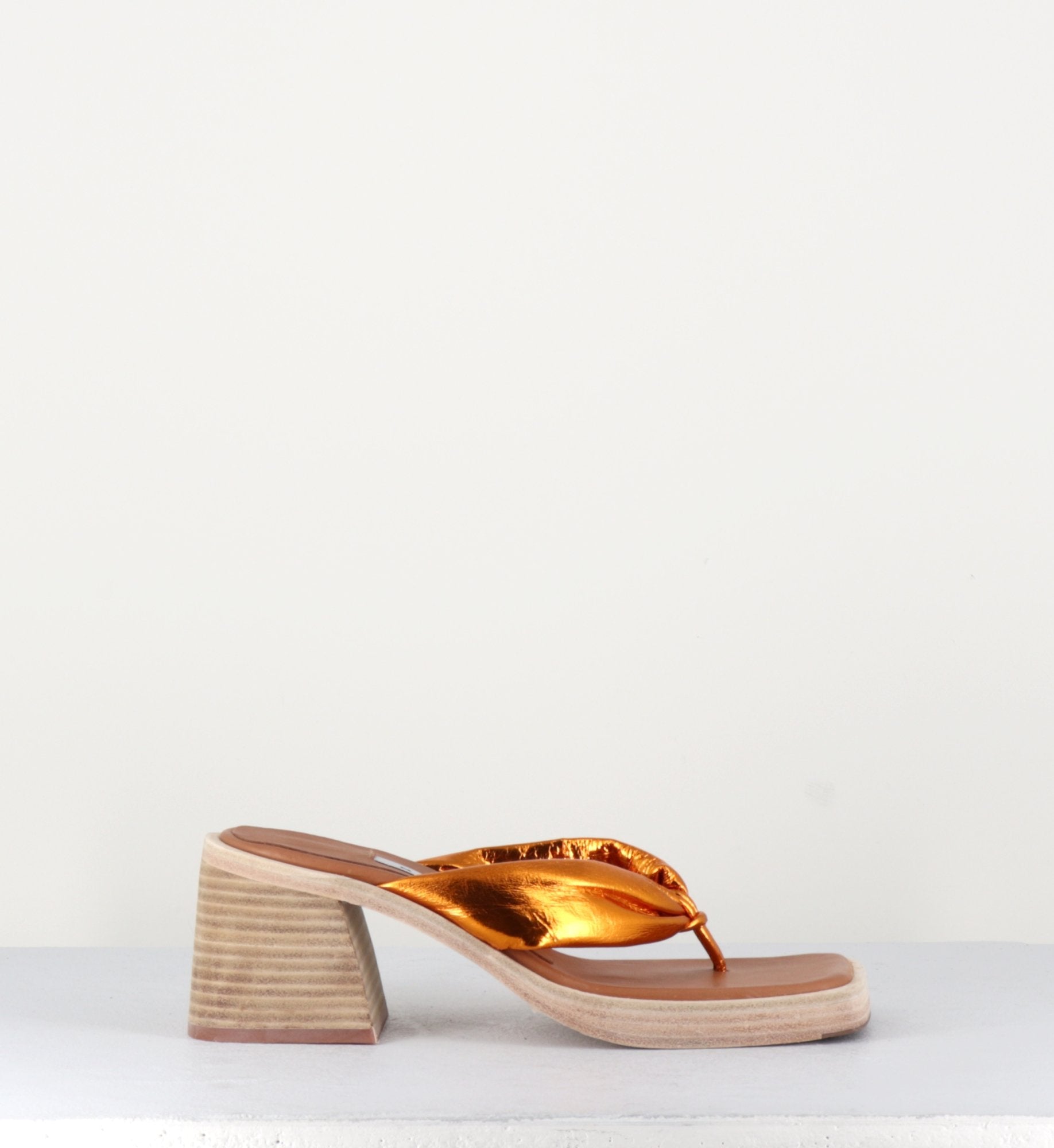 APRIL ORANGE SANDALS