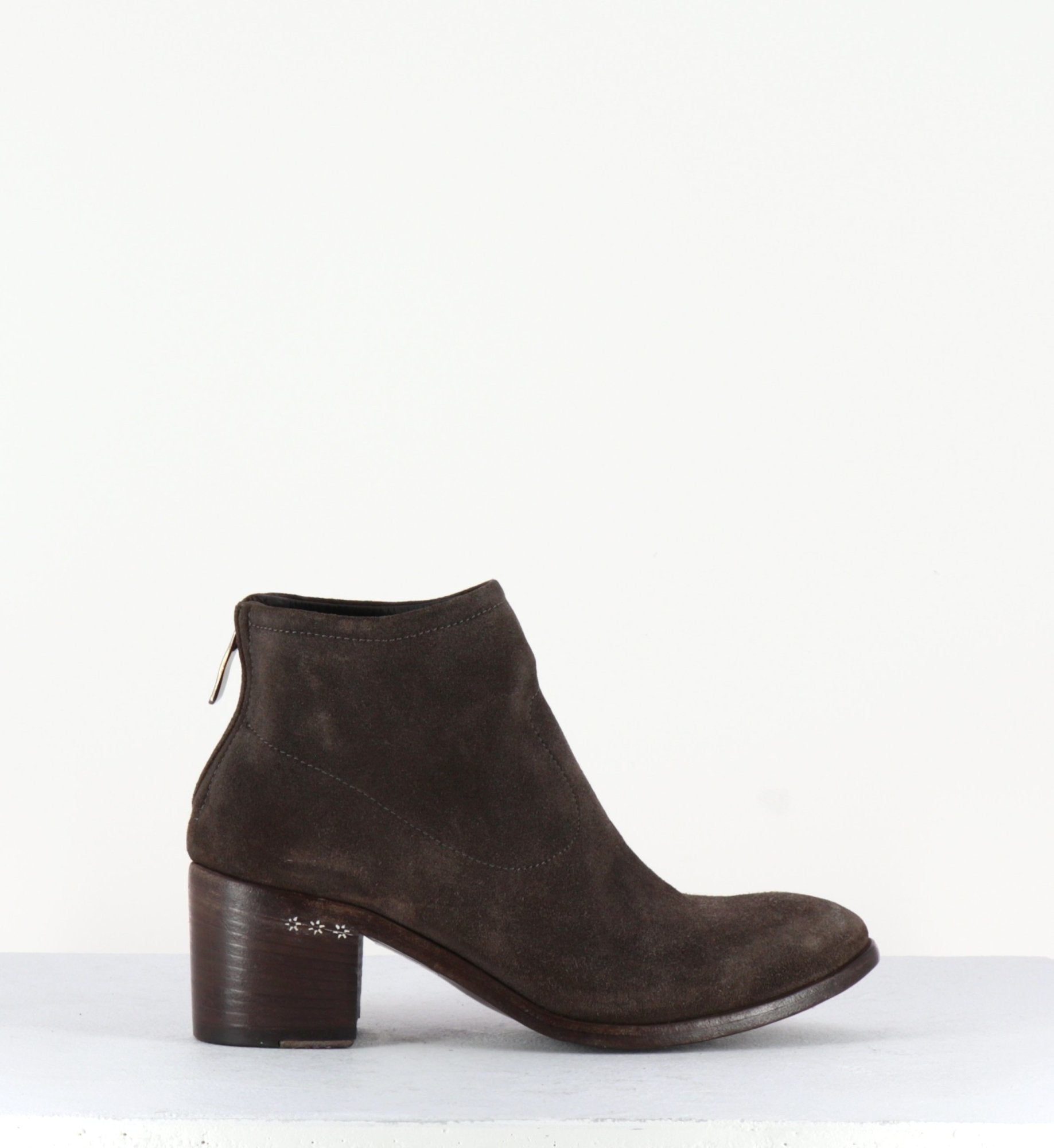 Bottines petit talon courtes en daim beige TESSA45014T - Alberto Fasciani