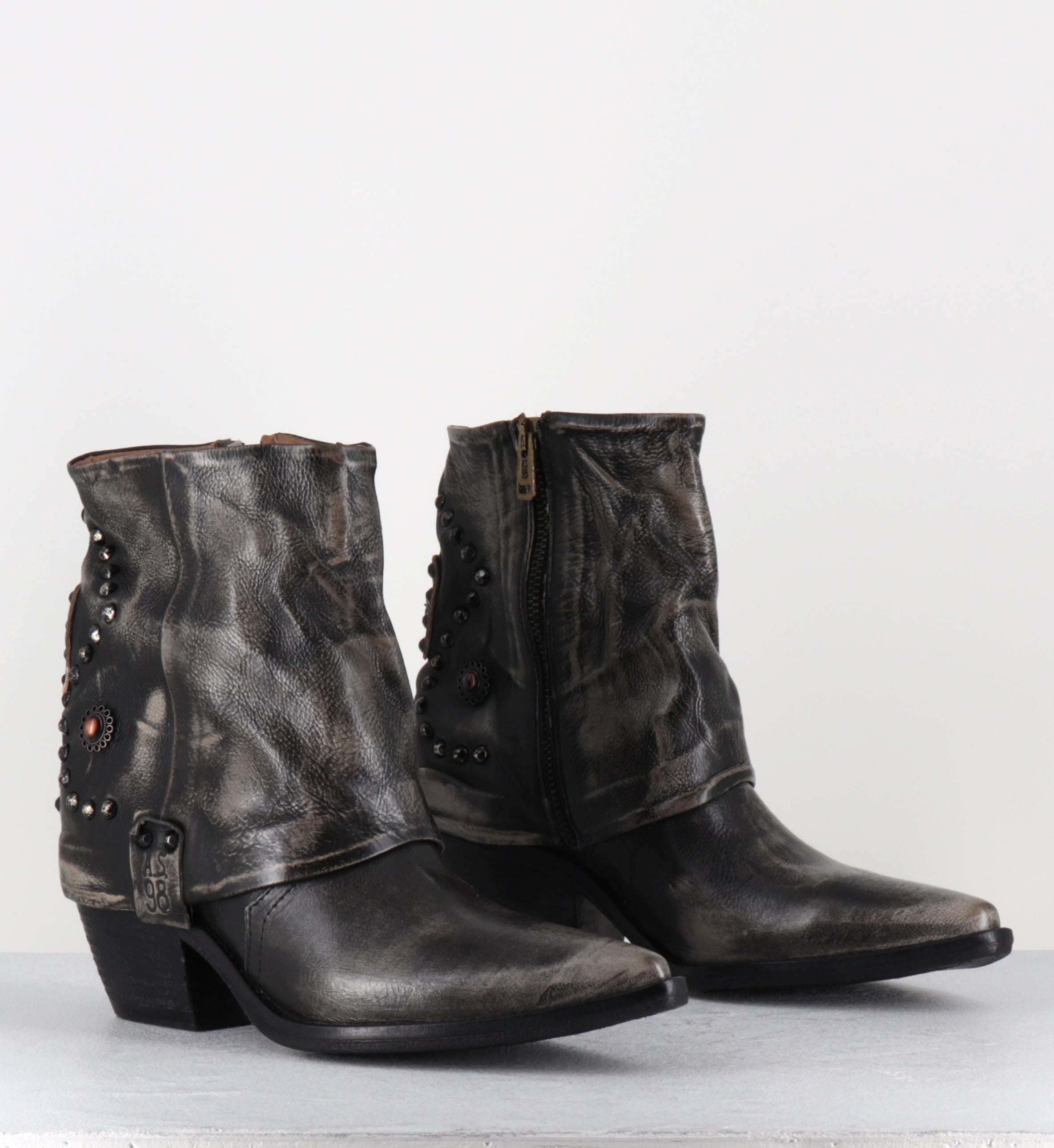 Santiags en cuir gris brossé clous et pierres - B84216 ICE COUNTRY