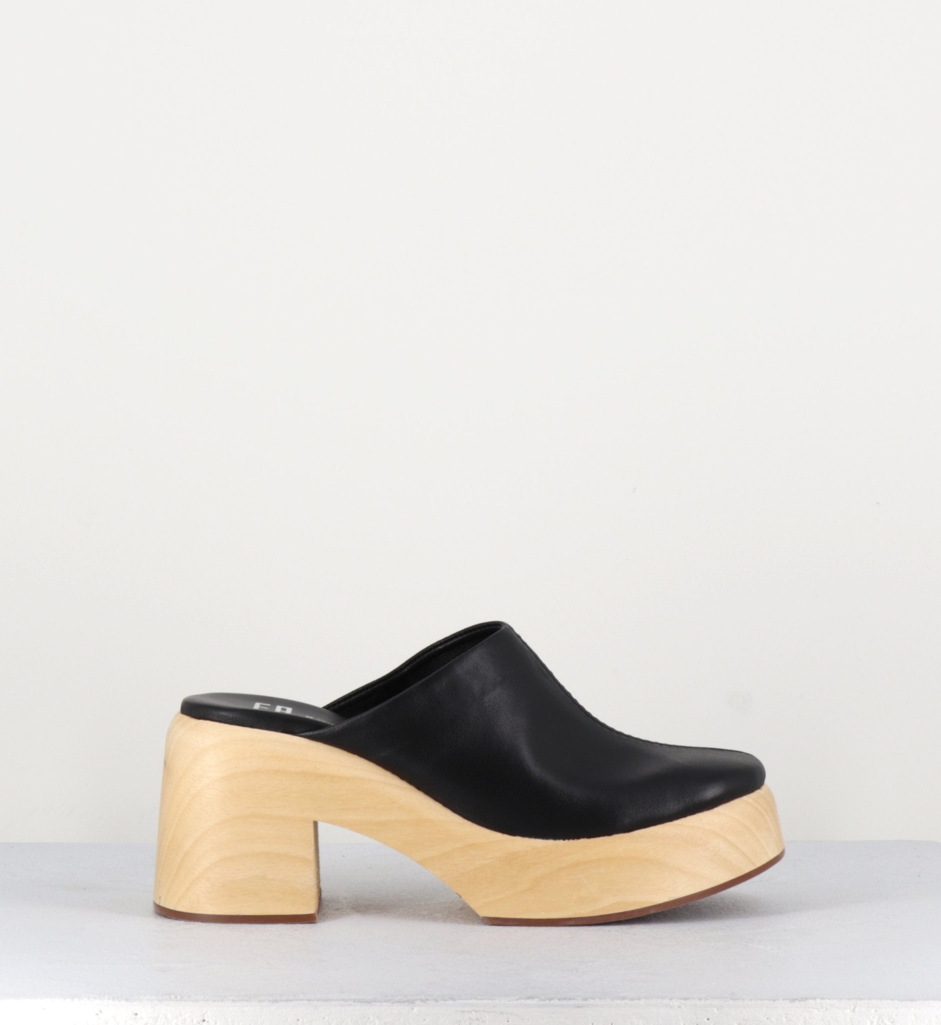 Sabot en cuir noir à plateforme - ROBERTA CLOGS BLACK