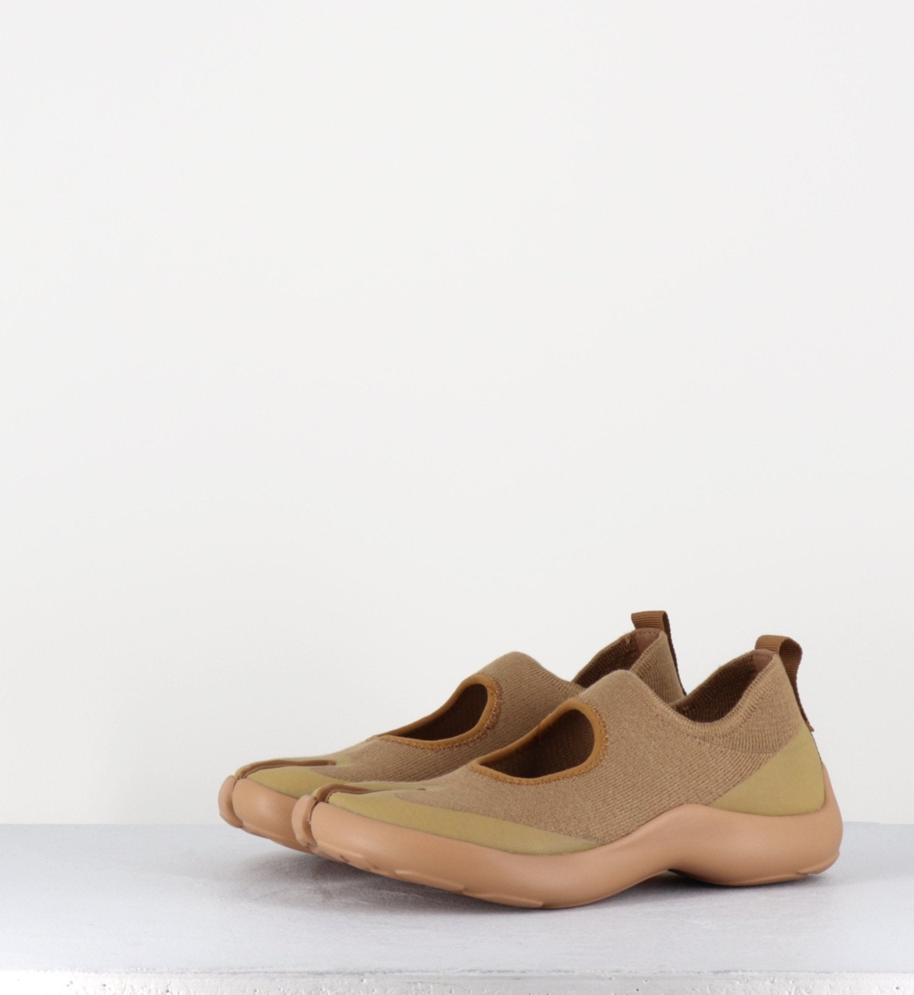 TABI SANDAL BROWN