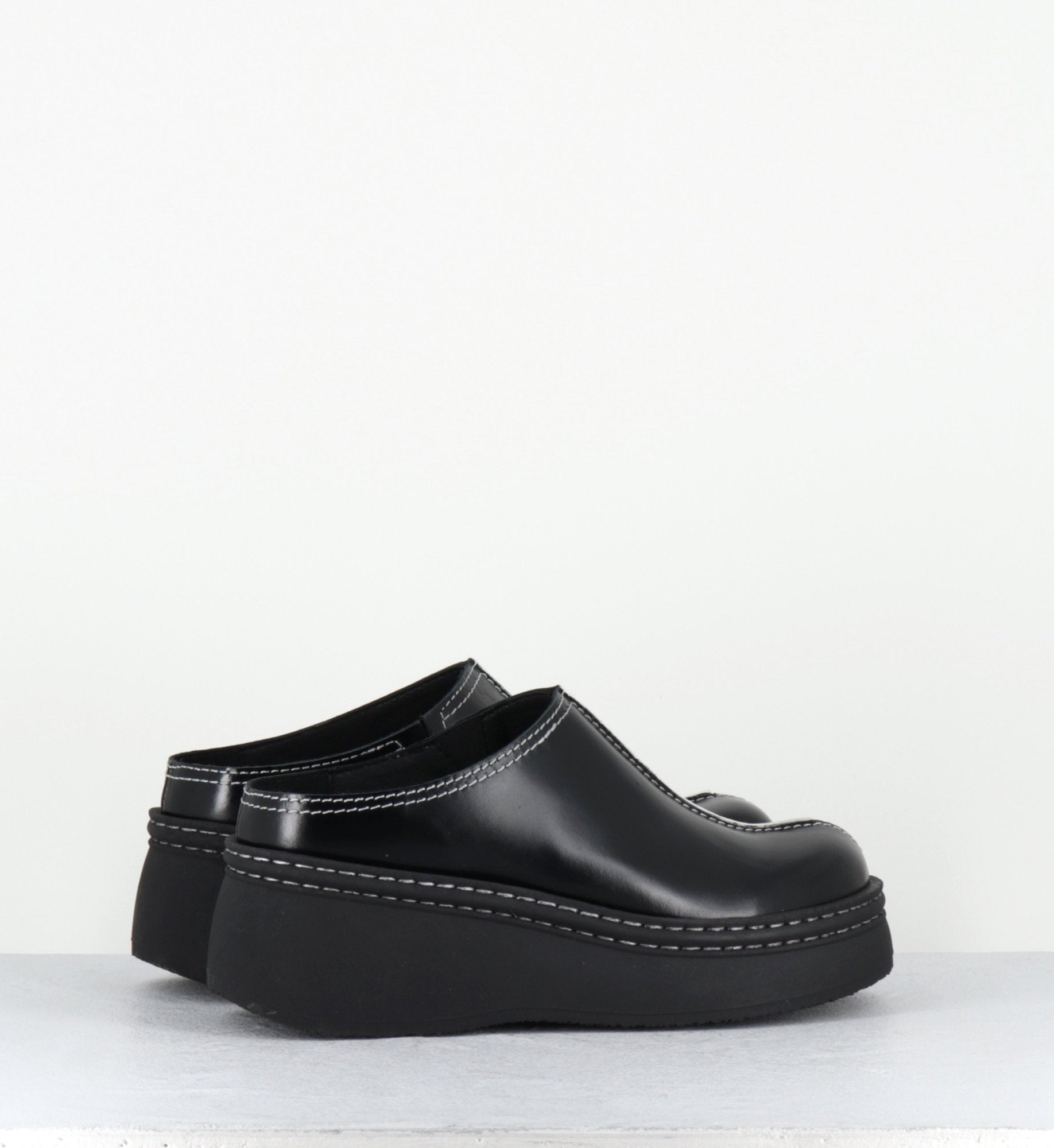MEGO BLACK MULES