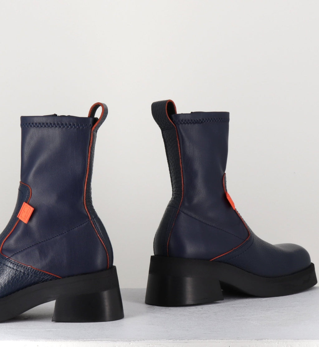 OLIANA NAVY BOOTS