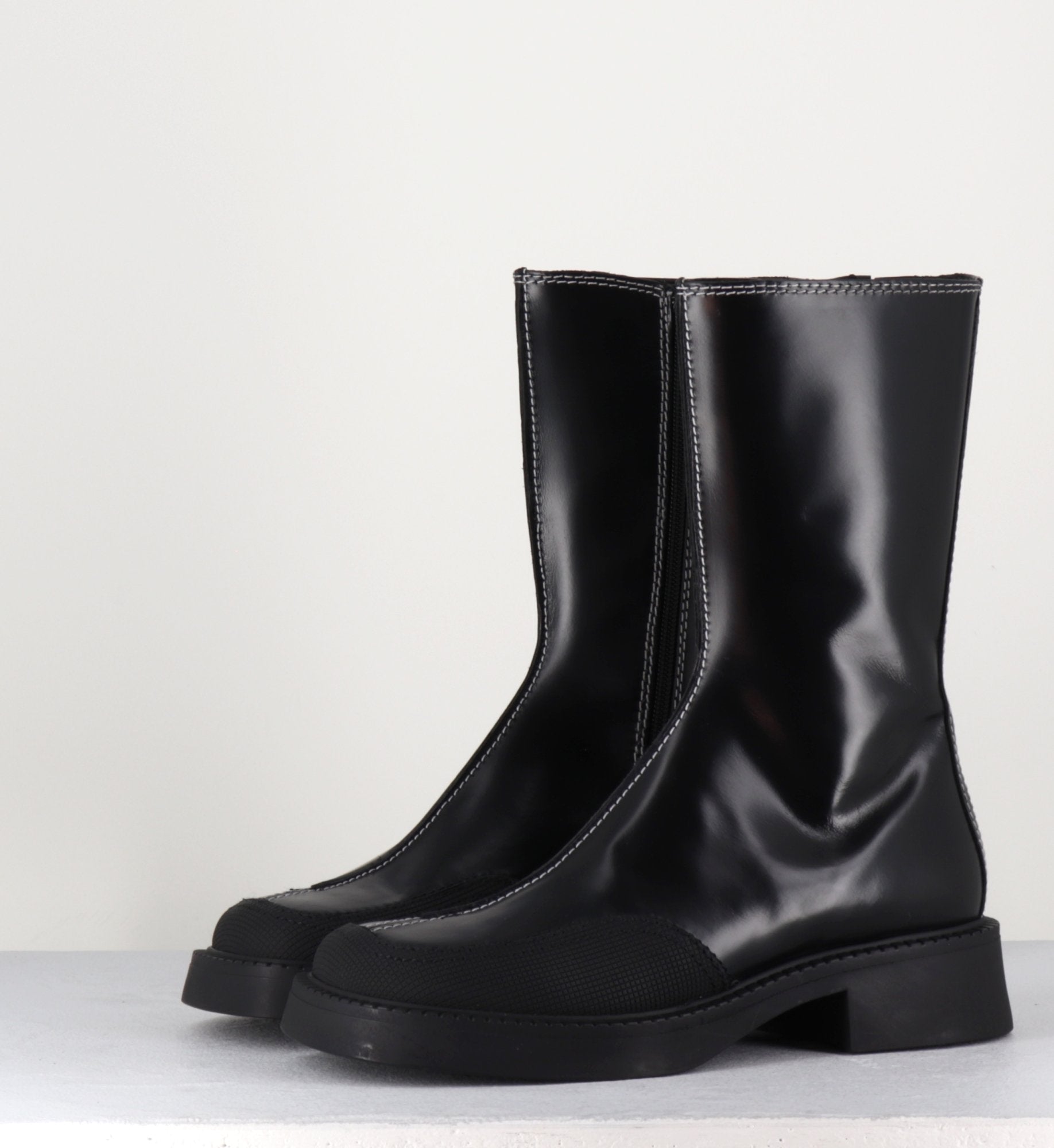 TORA BLACK BOOTS