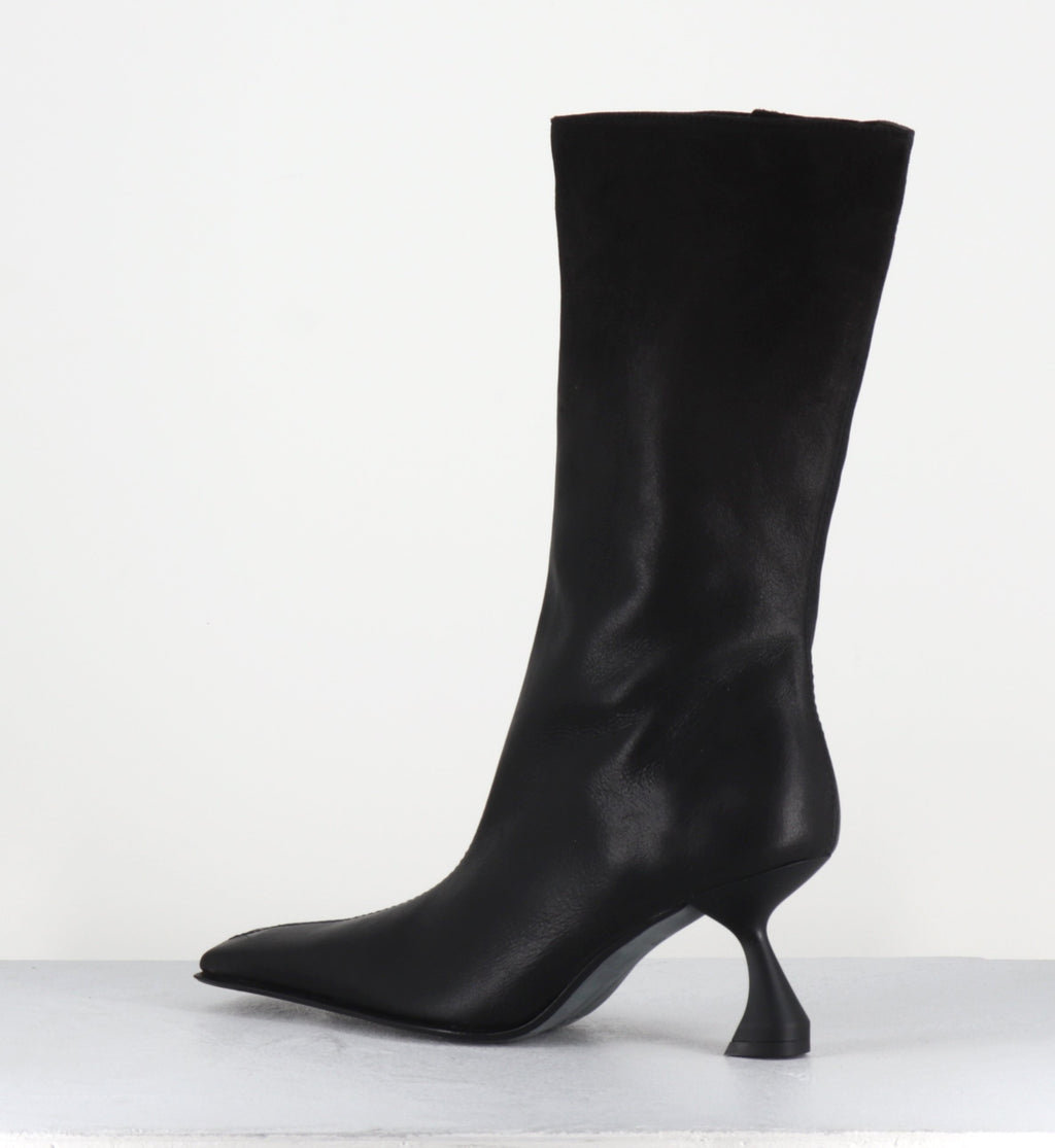PEARL BLACK BOOTS