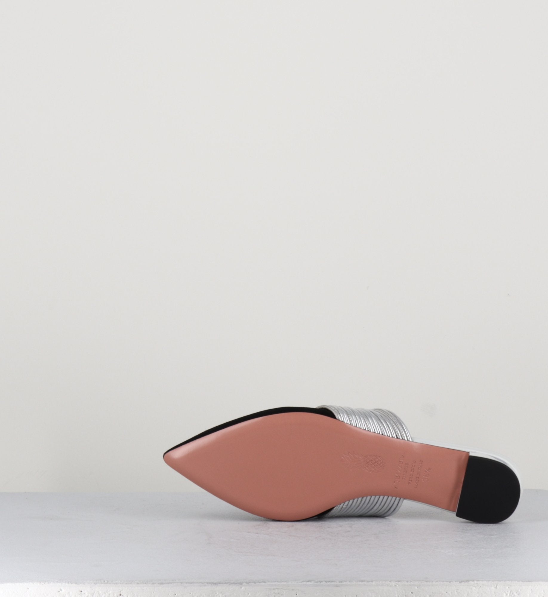 Mules en veau velours noir et  argent RENDEZ VOUS  MULE FLAT - Aquazzura