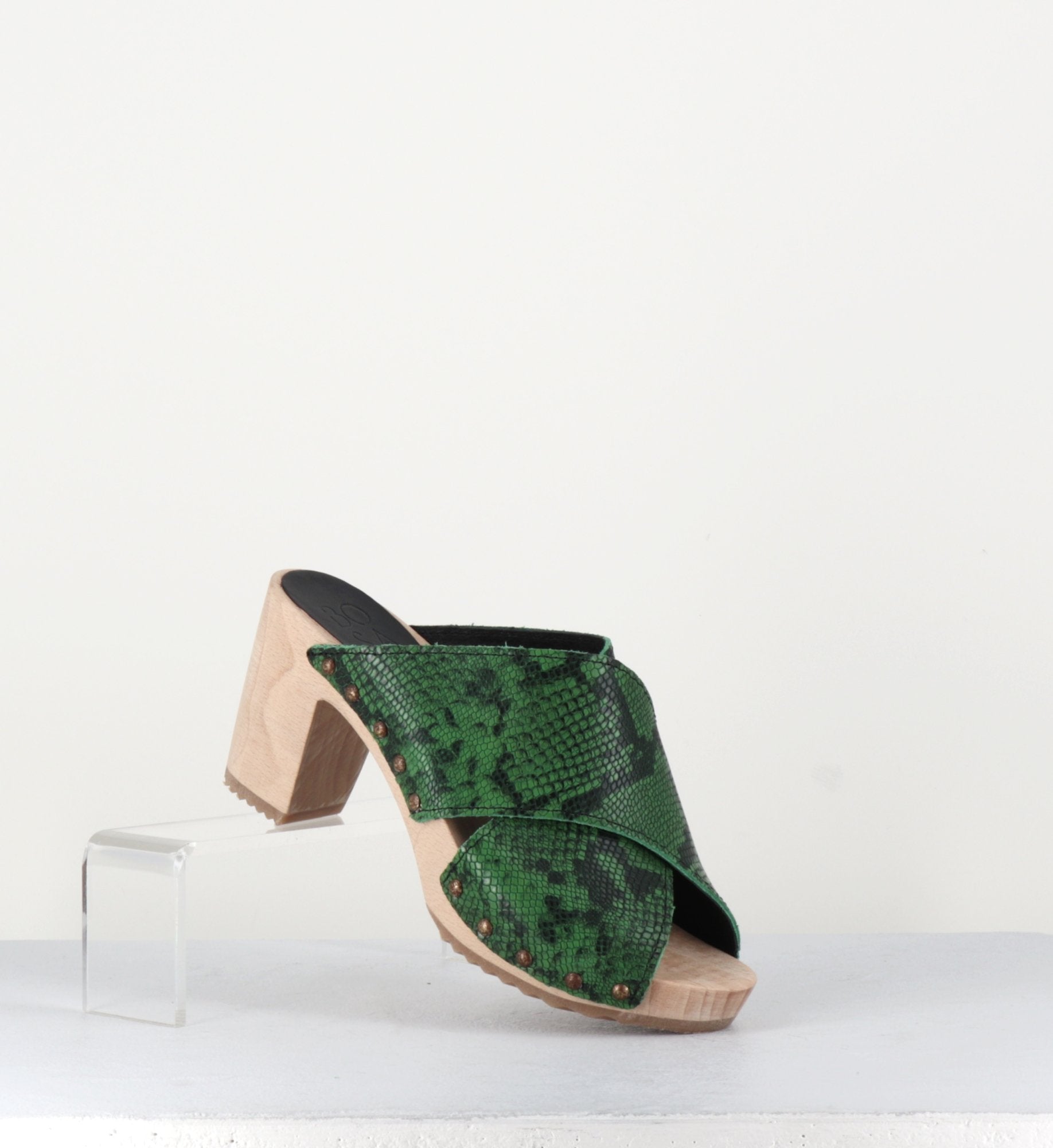 Sandales-sabots en cuir vert imprimé python - RITA PYTHON