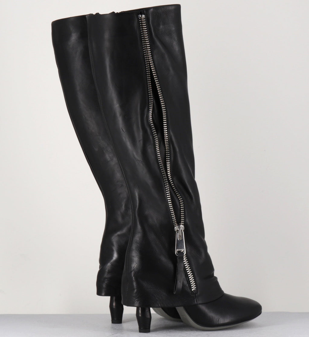 M22I97602 BLACK