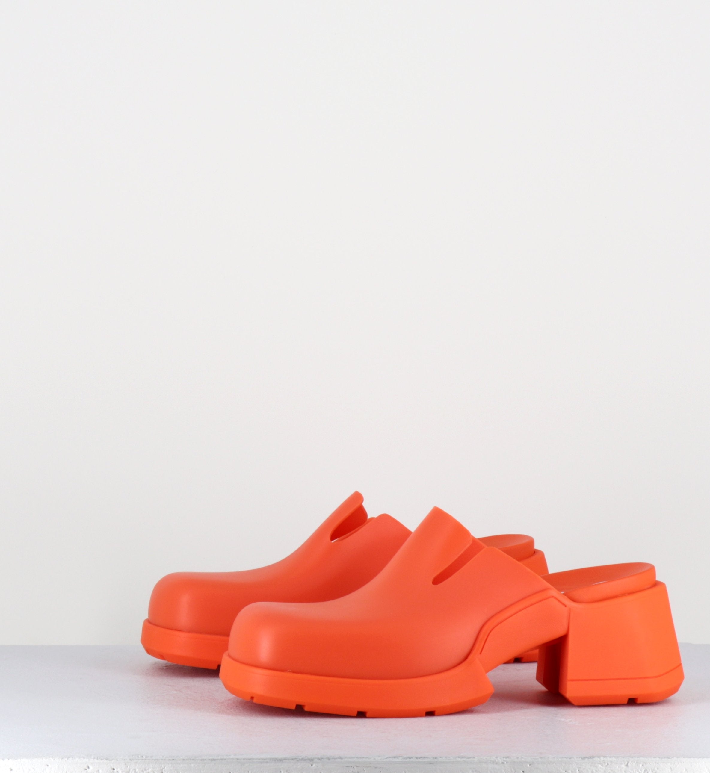 BLISSA ORANGE MULES