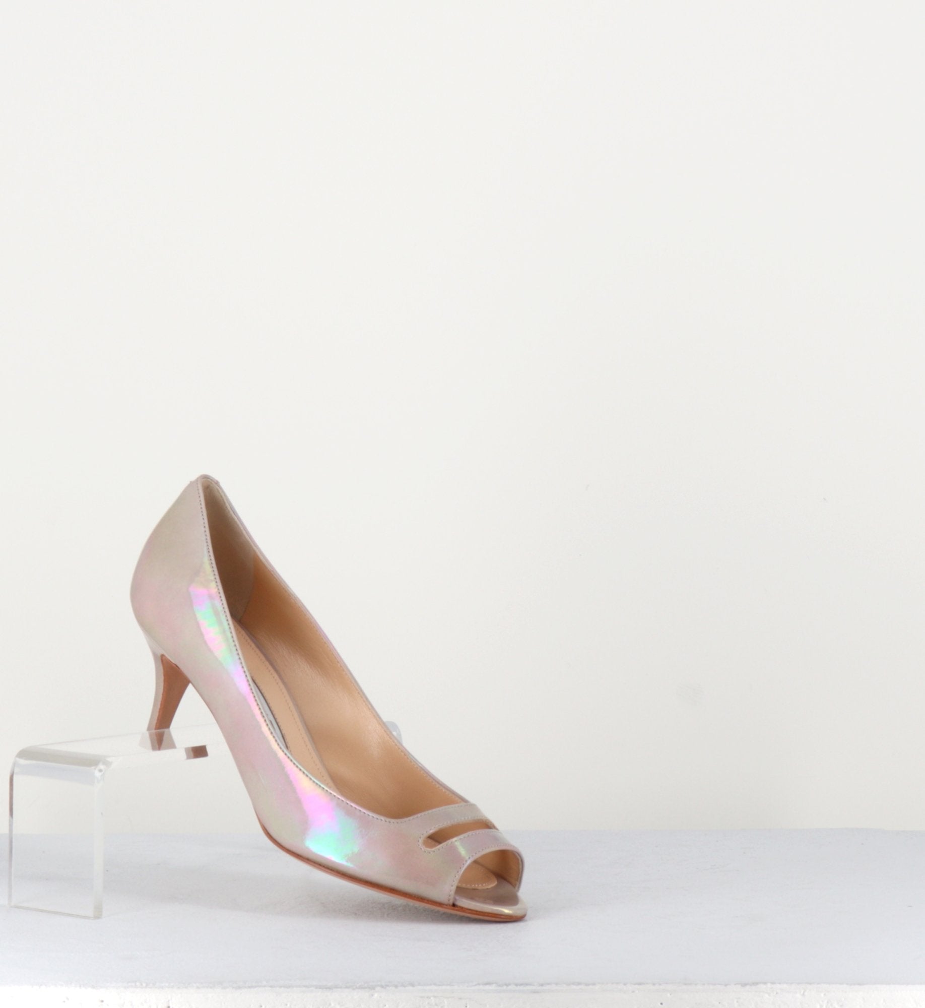 Escarpins petits talons en cuir vernis nude - Pellico