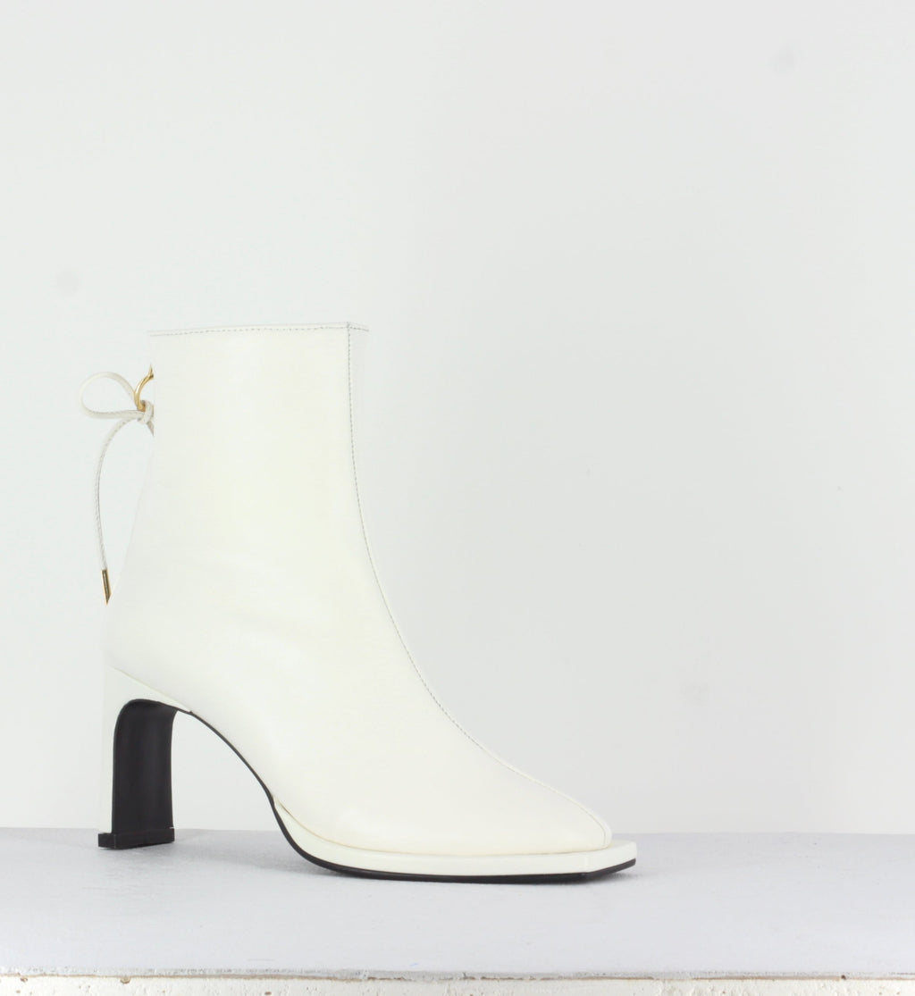 RIBBON SQUARE THIN BOOTS