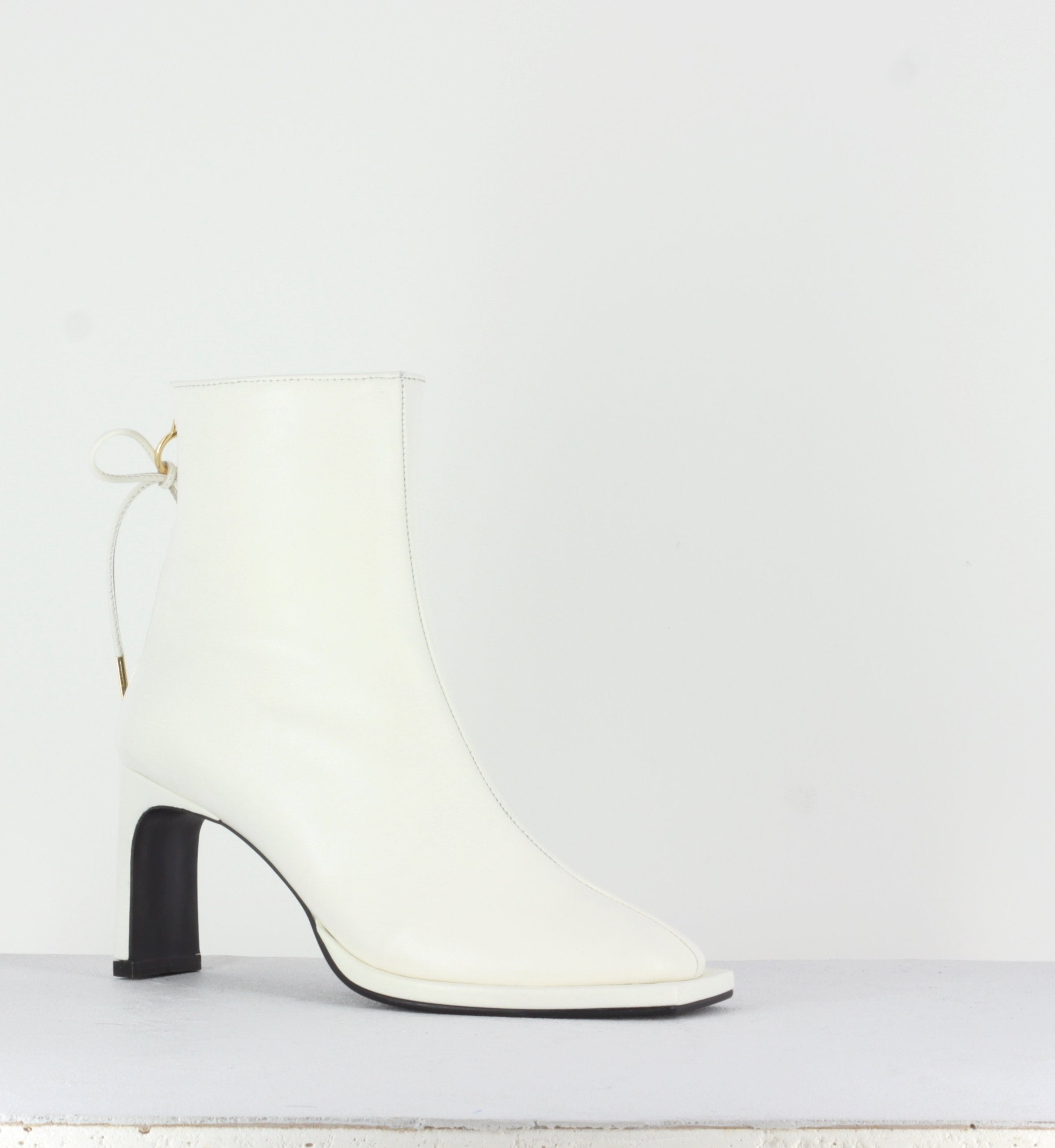 RIBBON SQUARE THIN BOOTS