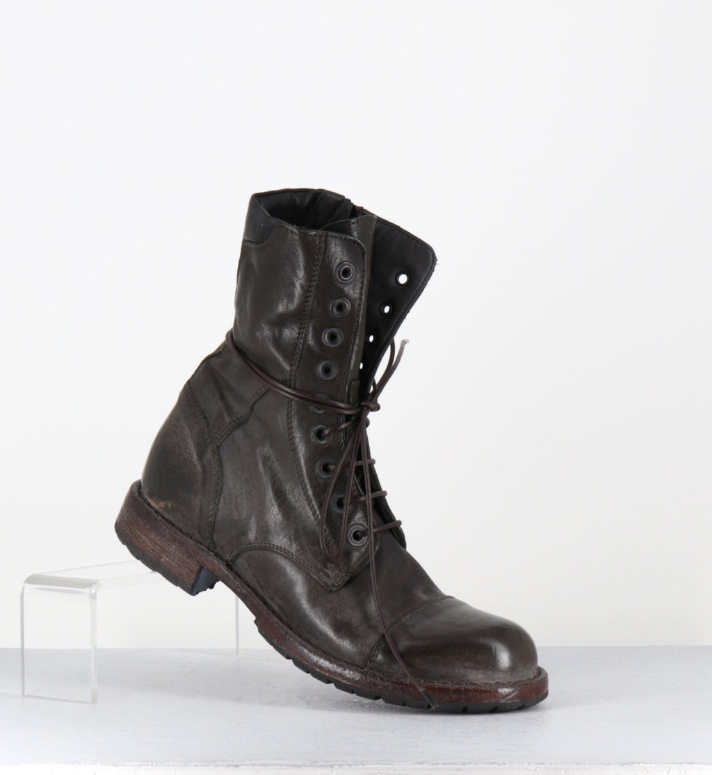 71302 CUSNA TRAFFORD