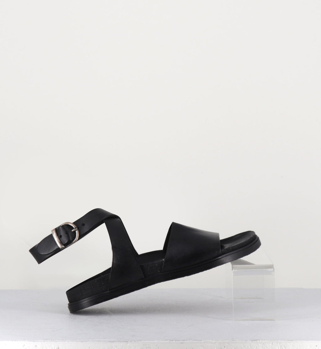 Sandales plates brides croisées en cuir noir - 68797 NERO