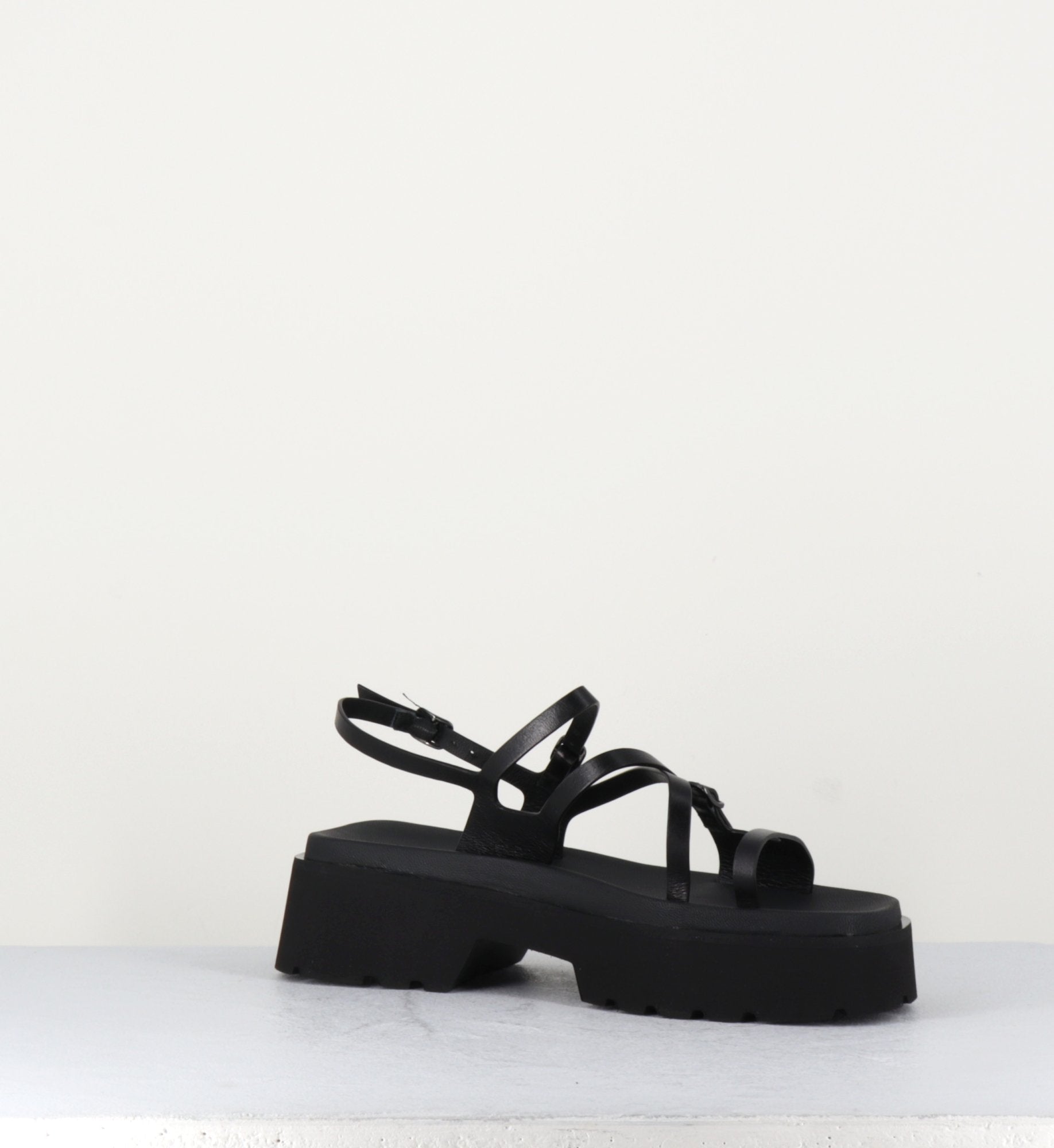 PE7423 NERO