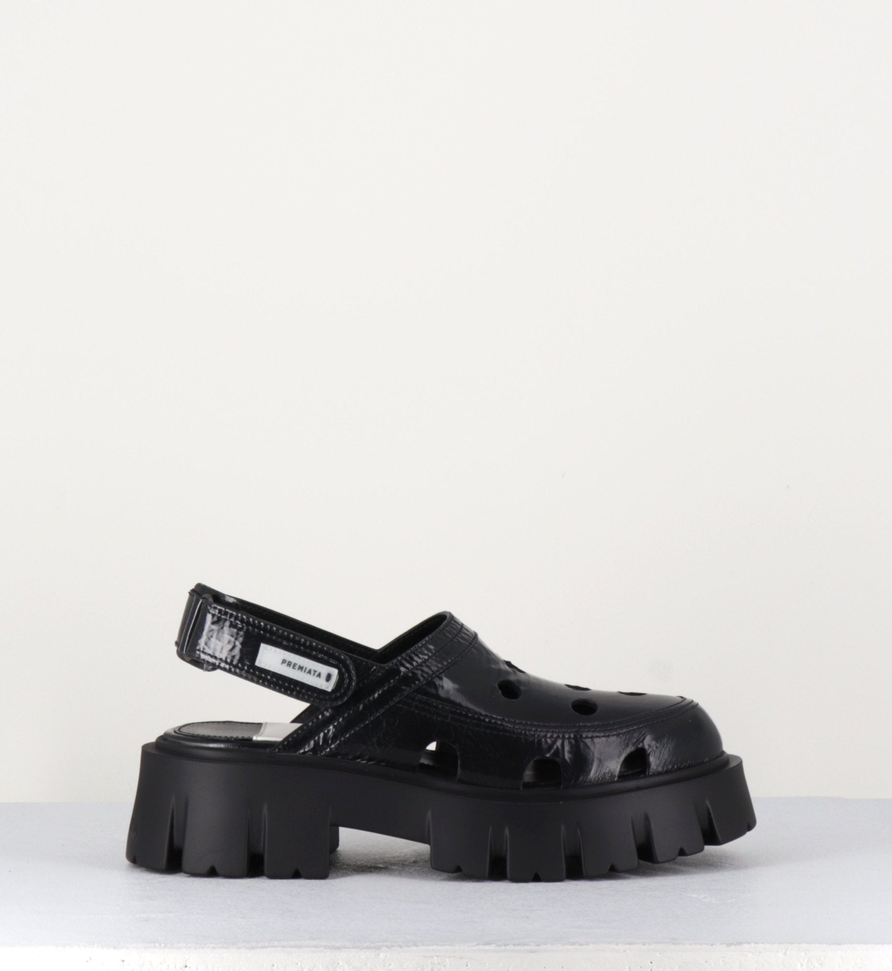 M6228 NERO