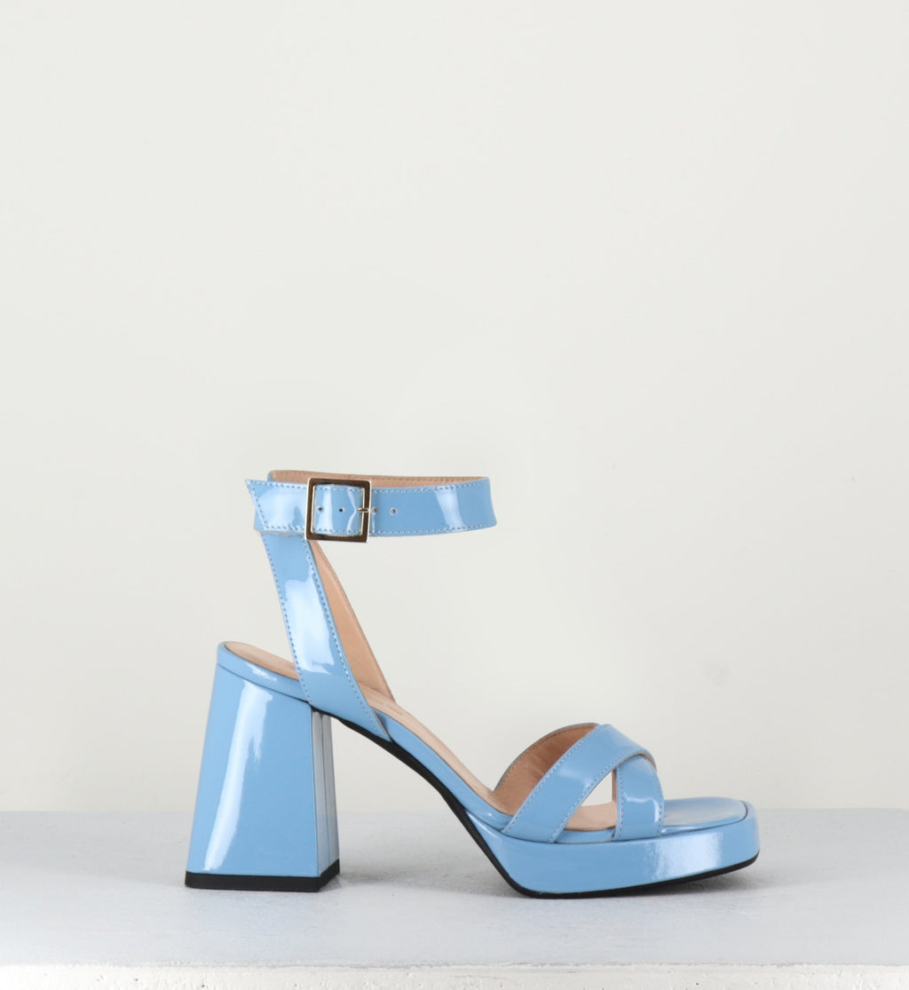 Sandales à plateforme en cuir vernis bleu - YEL3305 CELESTE