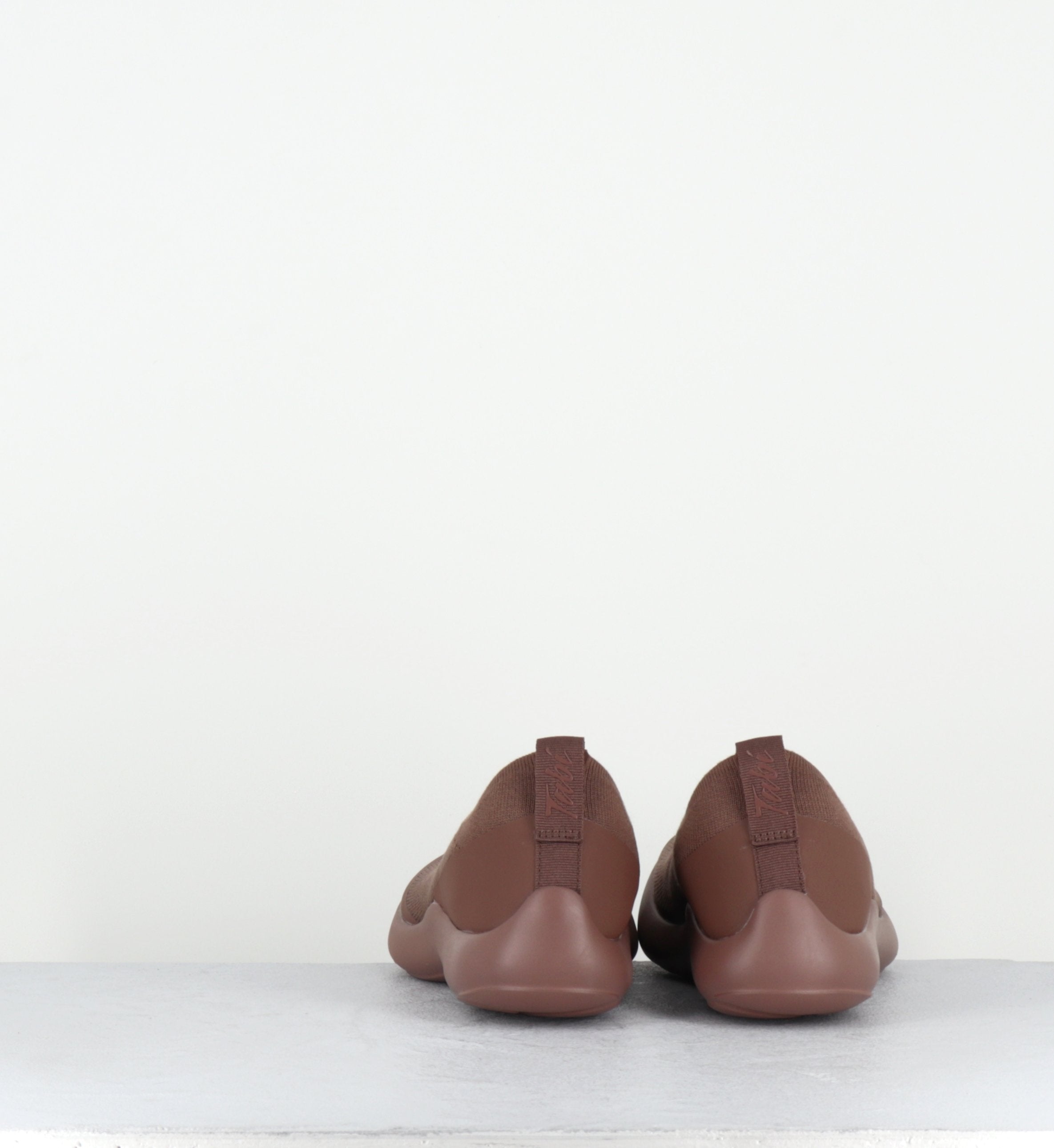 TABI SANDAL CHOCOLATE