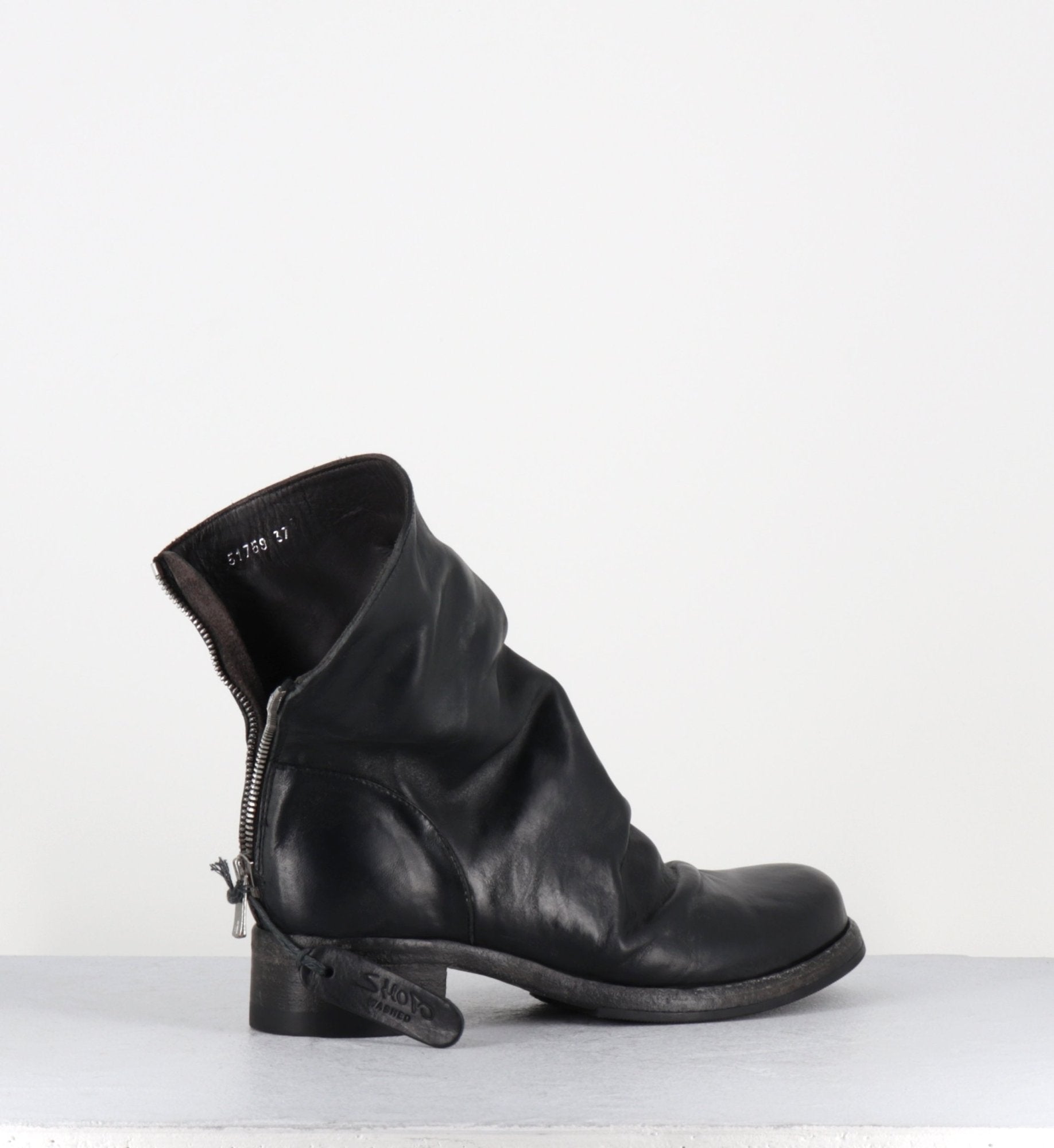 514040 HORSE BAN NERO