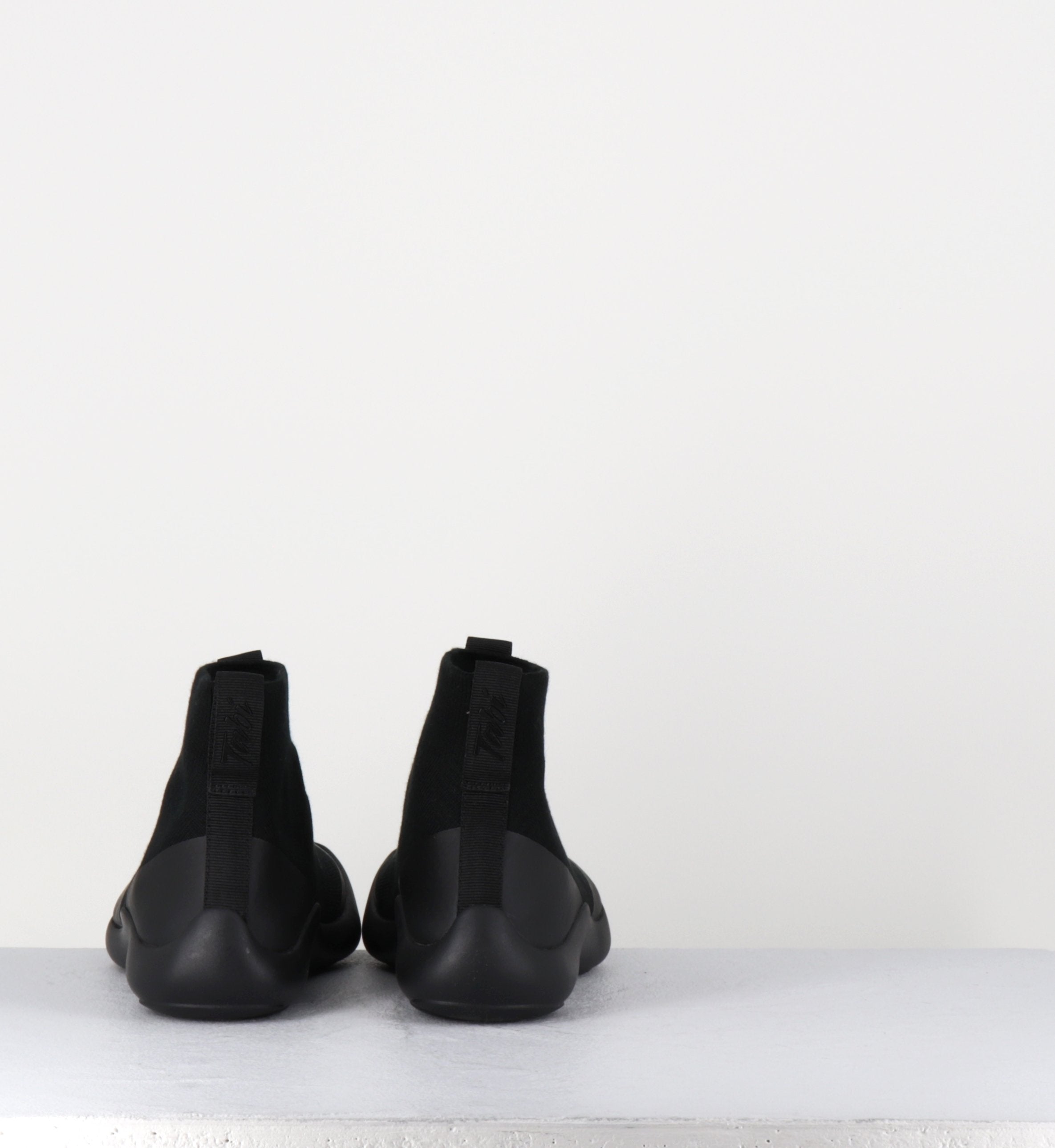 TABI HIGHTOP BLACK