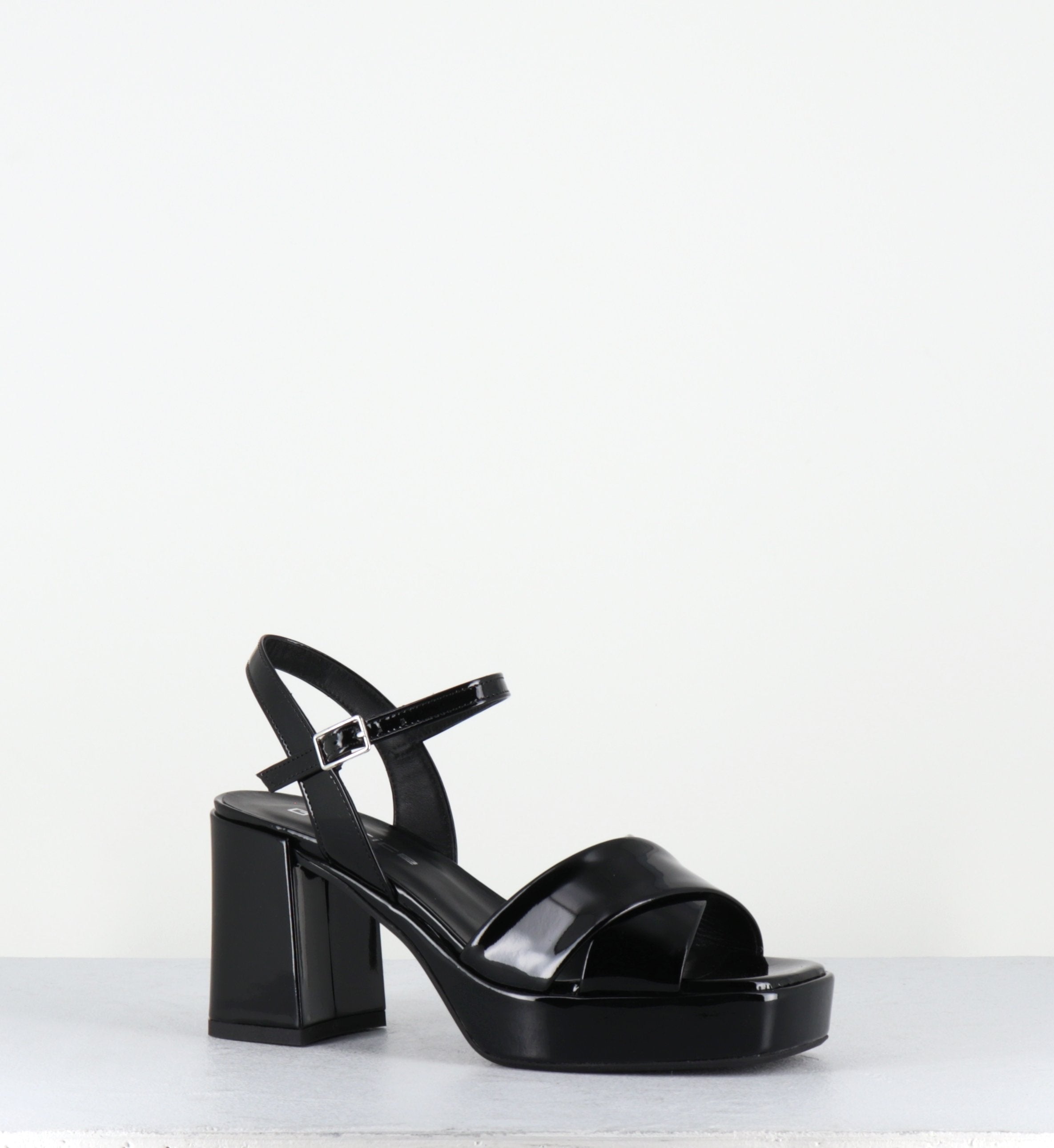 FEDA24 VERNICE NERO