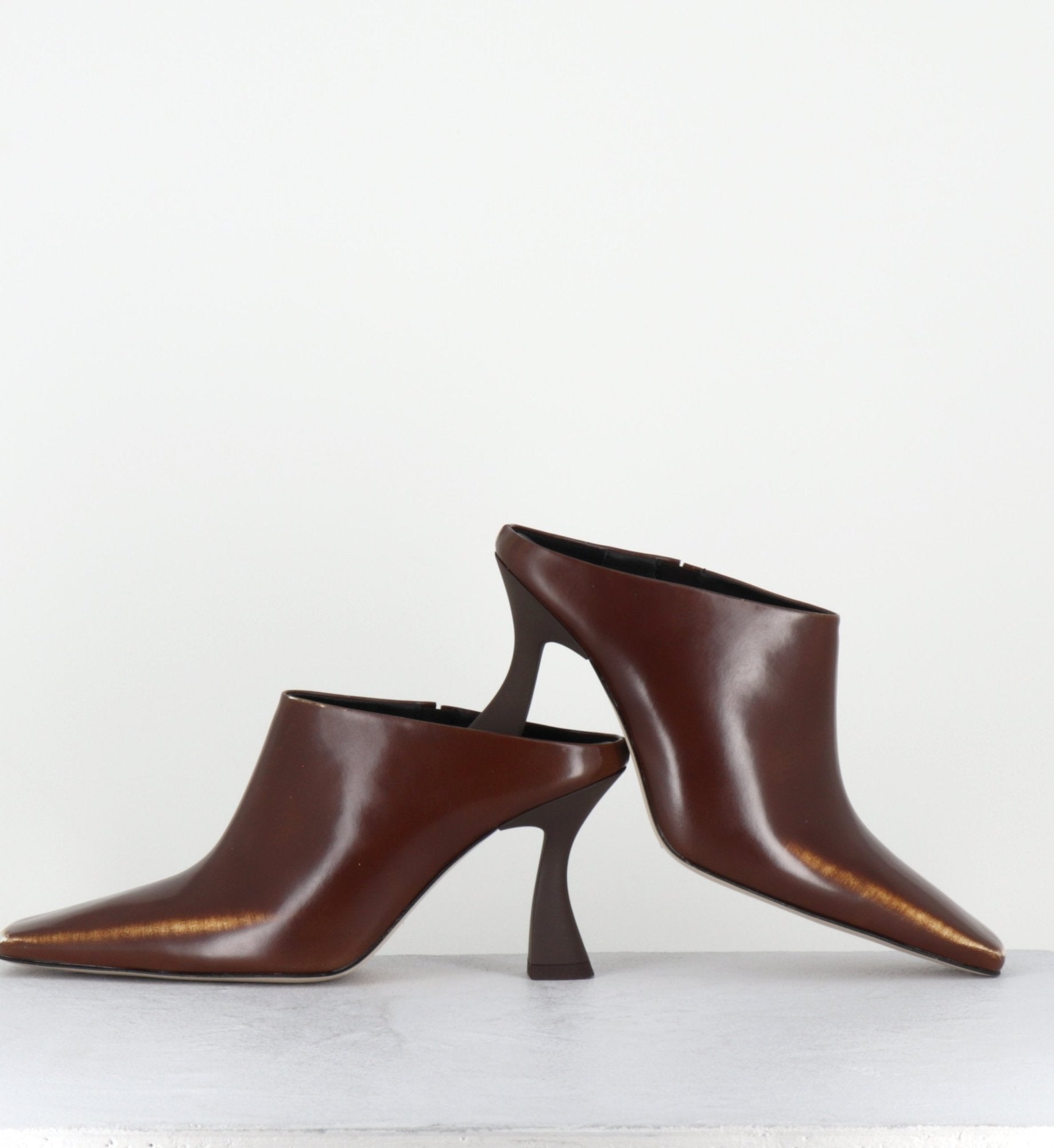 MANUELA BROWN MULE