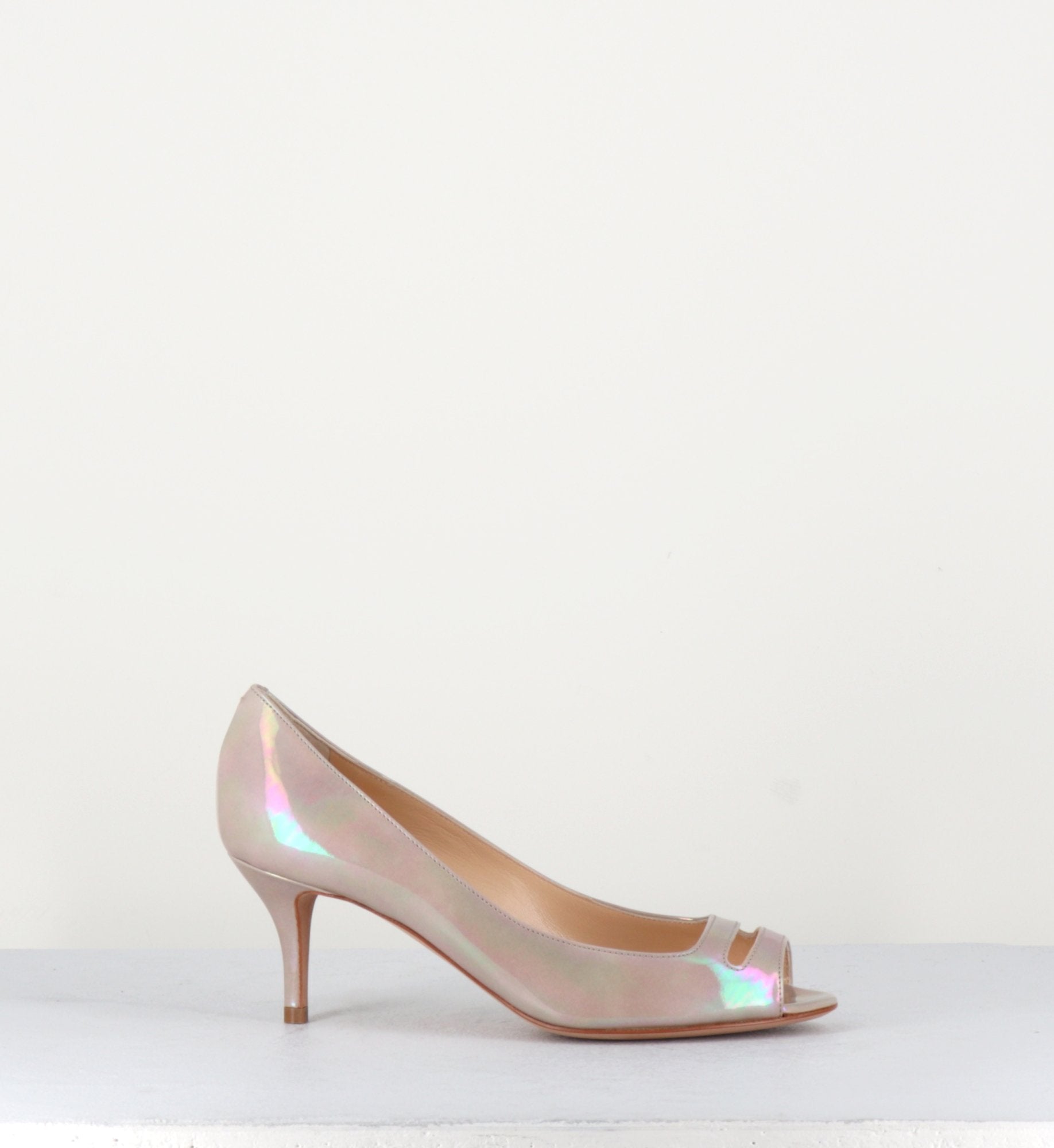 Escarpins petits talons en cuir vernis nude - Pellico