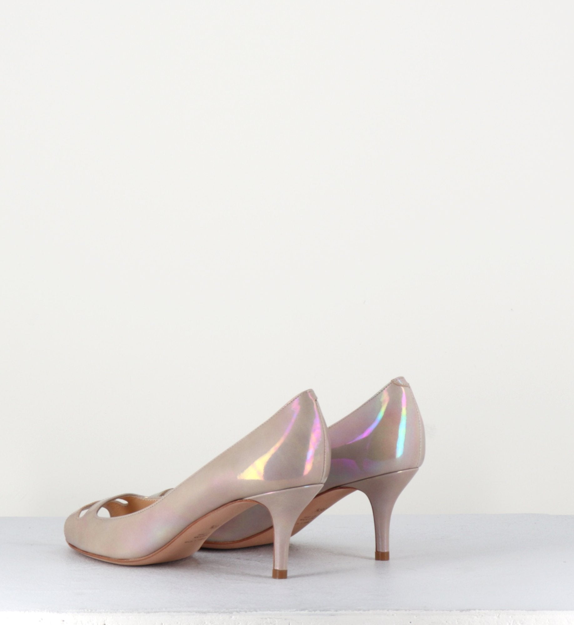 Escarpins petits talons en cuir vernis nude - Pellico