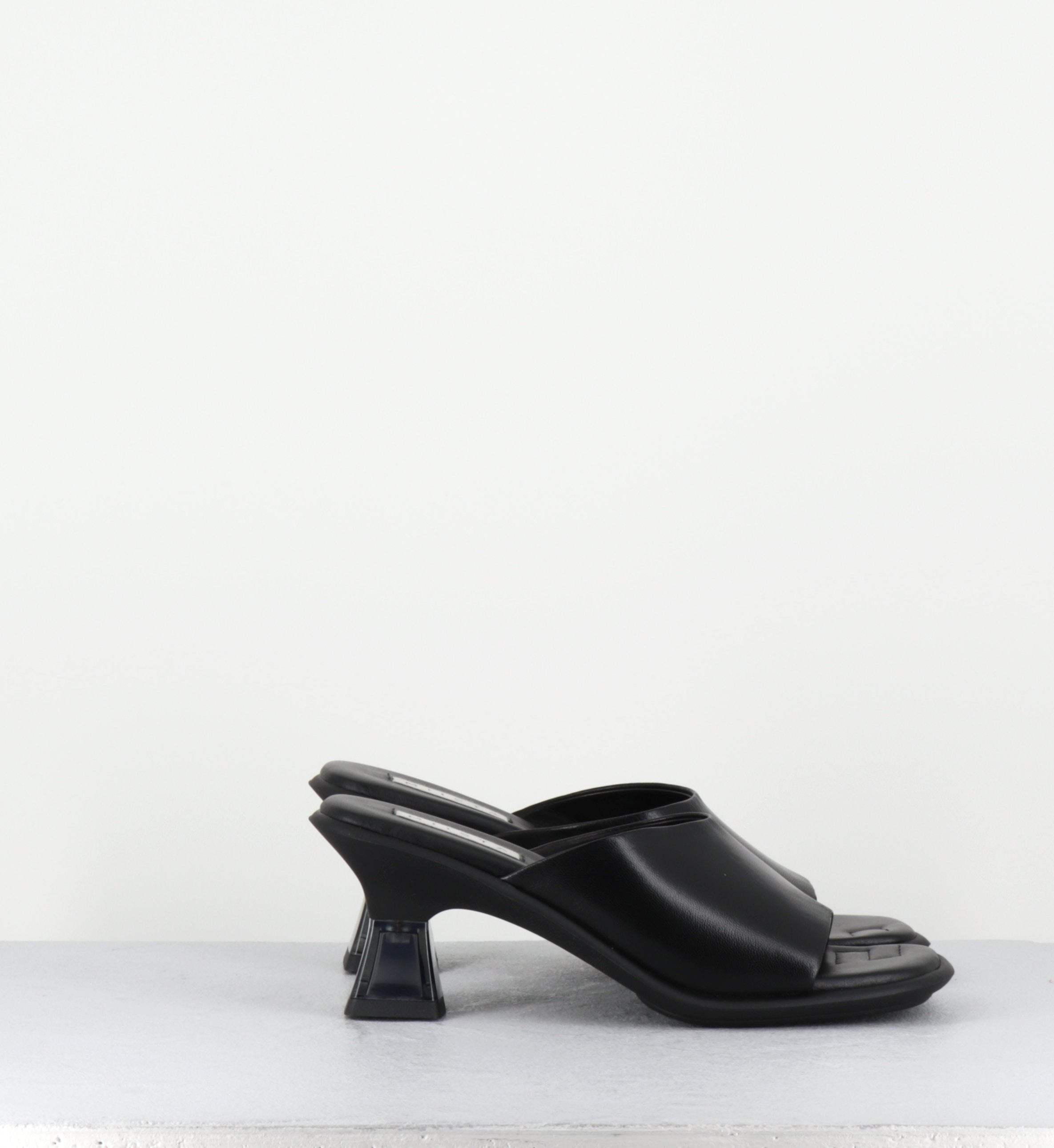 SYNTHIA BLACK SANDALS