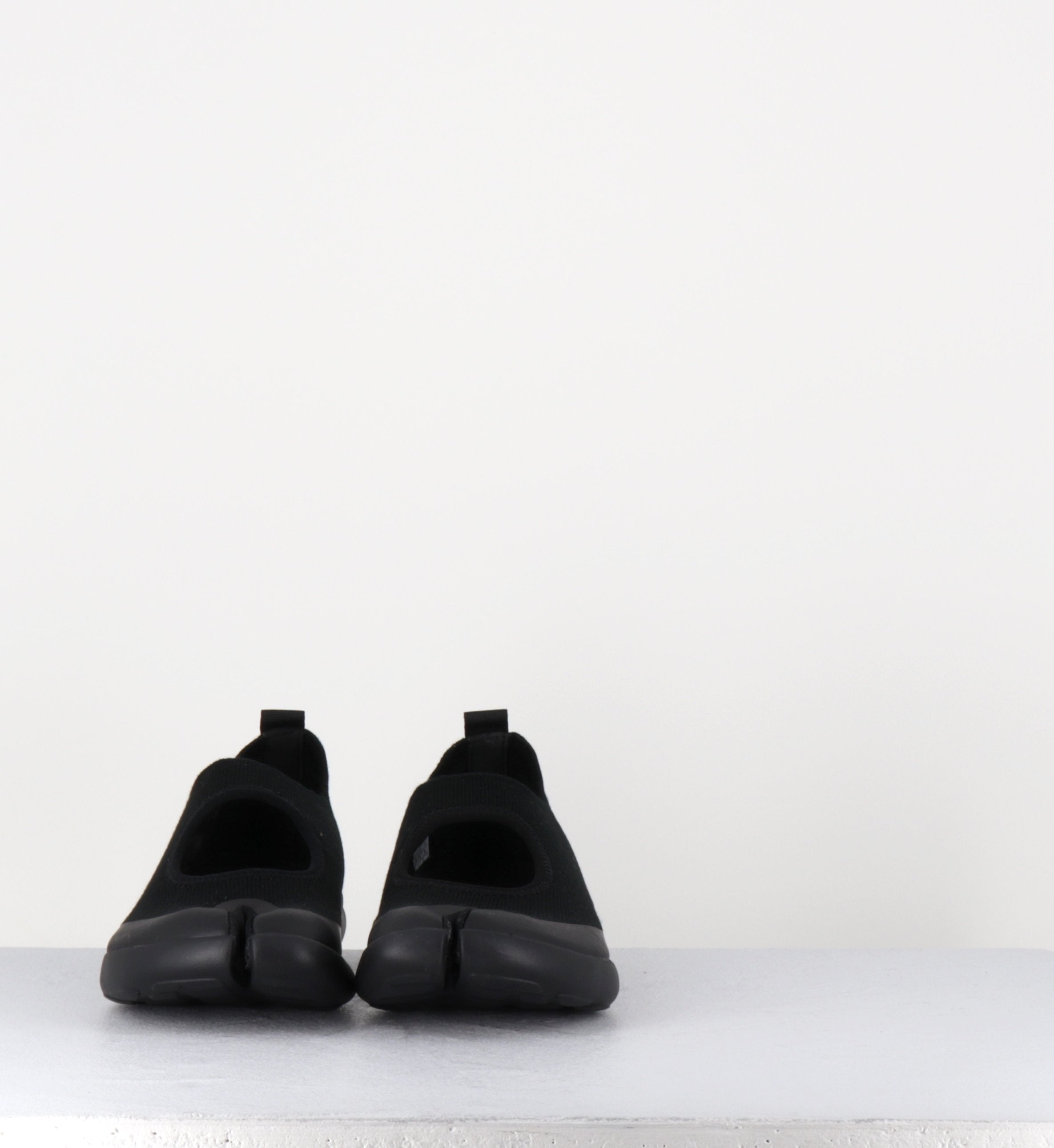 TABI MULE SANDAL BLACK