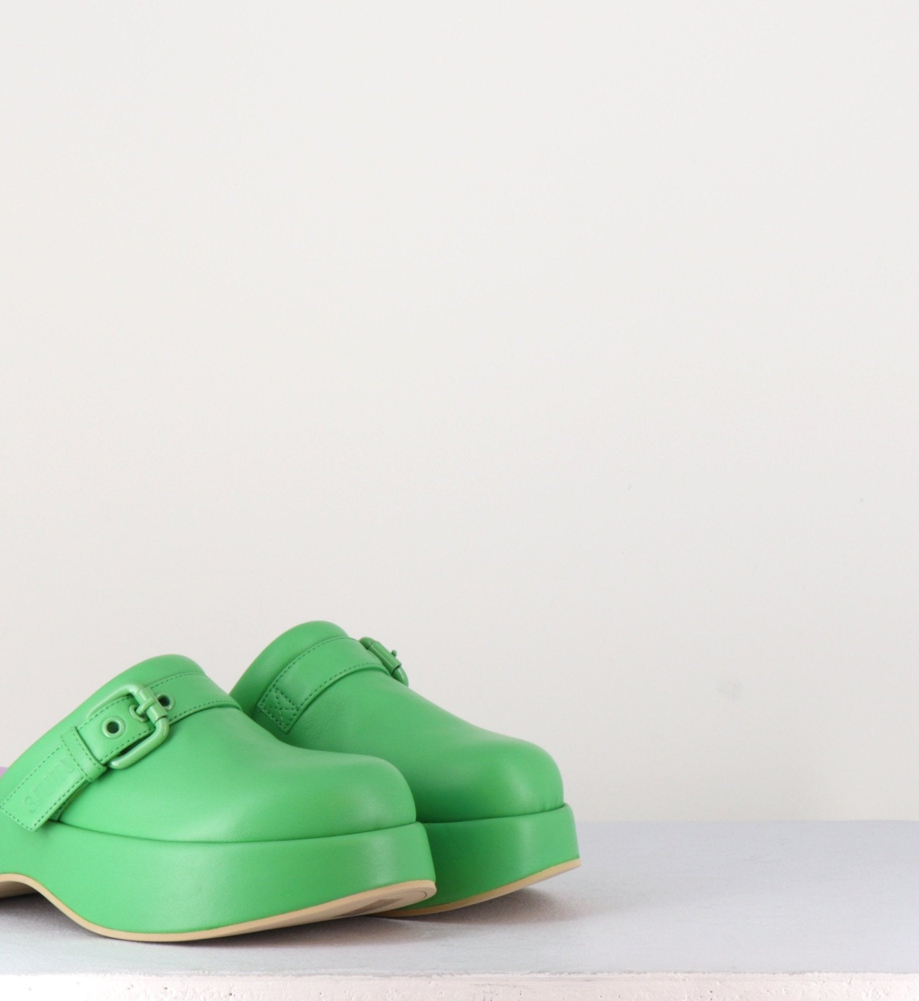 Sabot en cuir vert - LIPARI CHAT GRASS