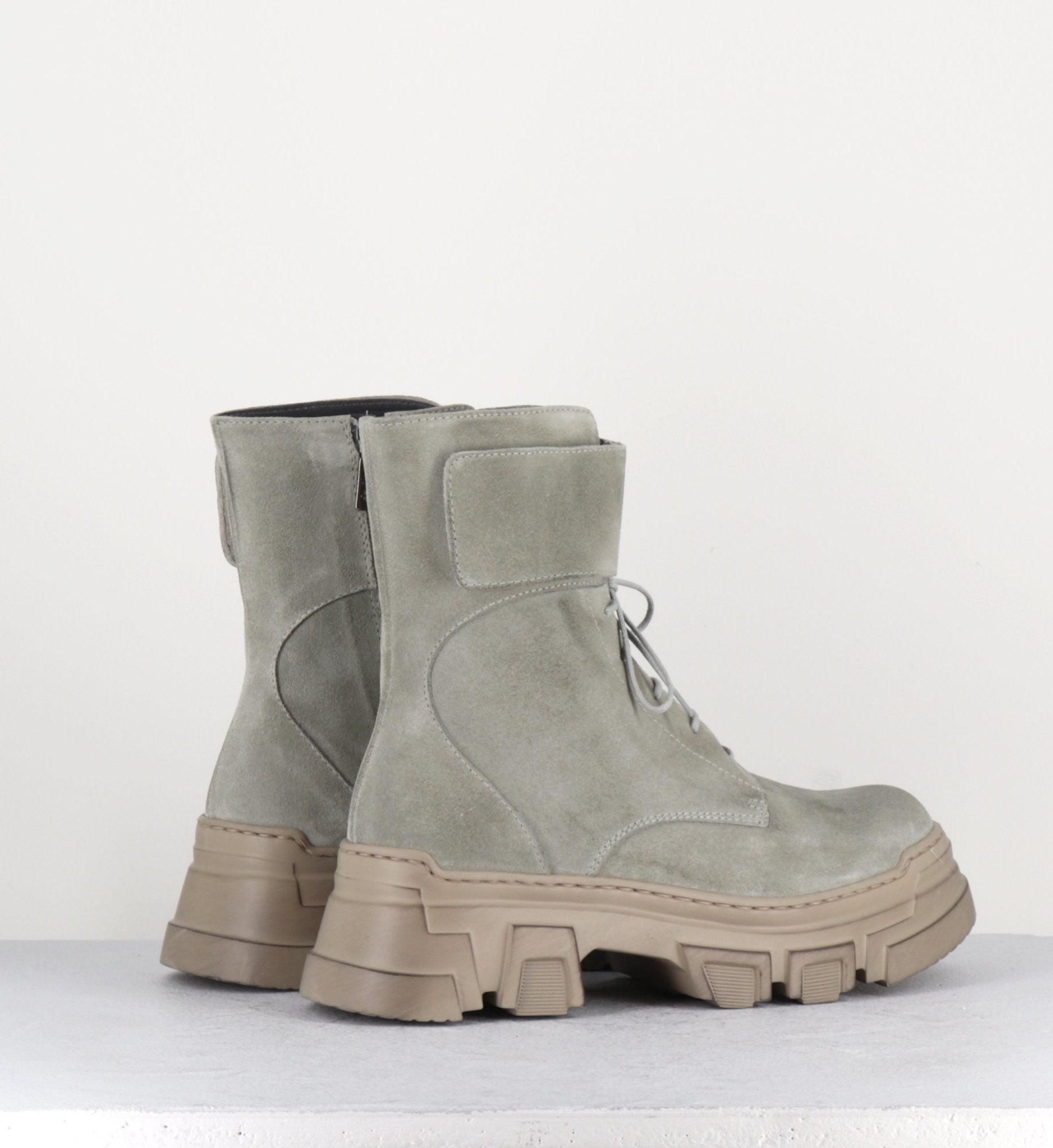 Boots à lacet en daim - 1001 SAND