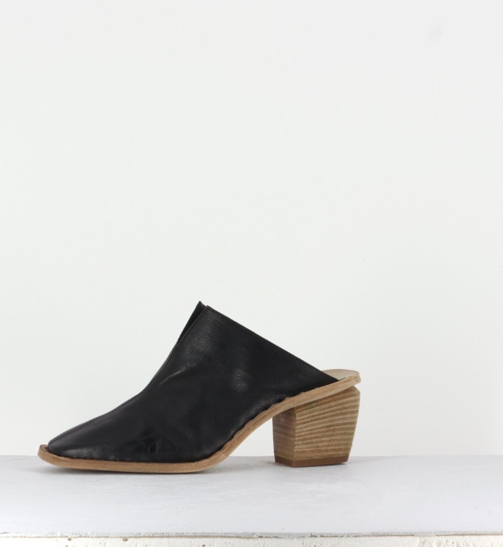 YOLANDE 003