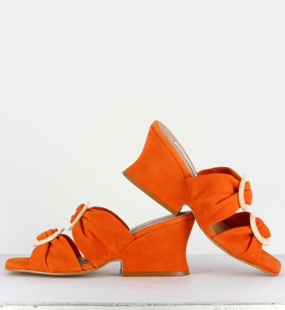 Mules en daim orange avec ornement - Valentina