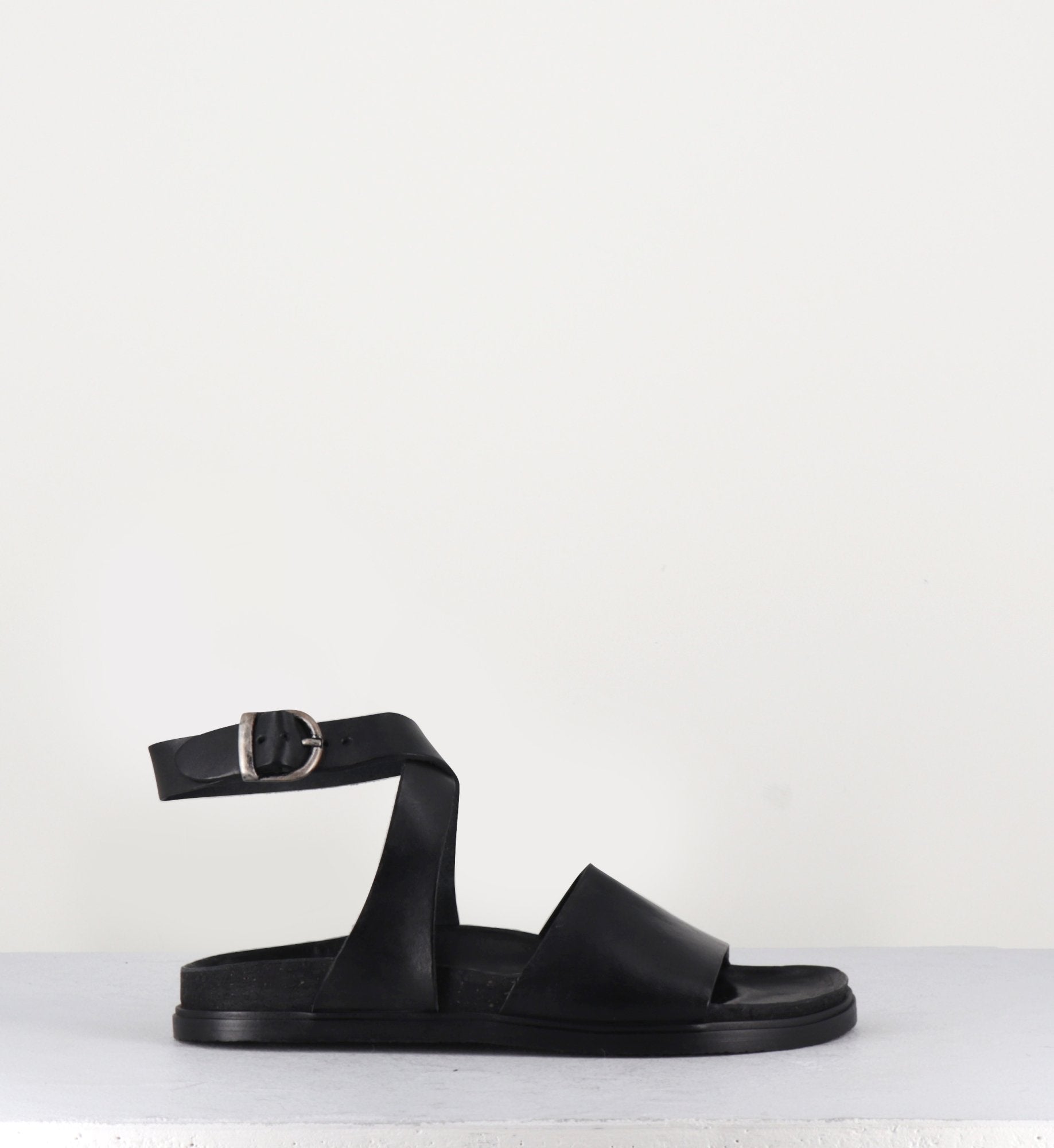 Sandales plates brides croisées en cuir noir - 68797 NERO