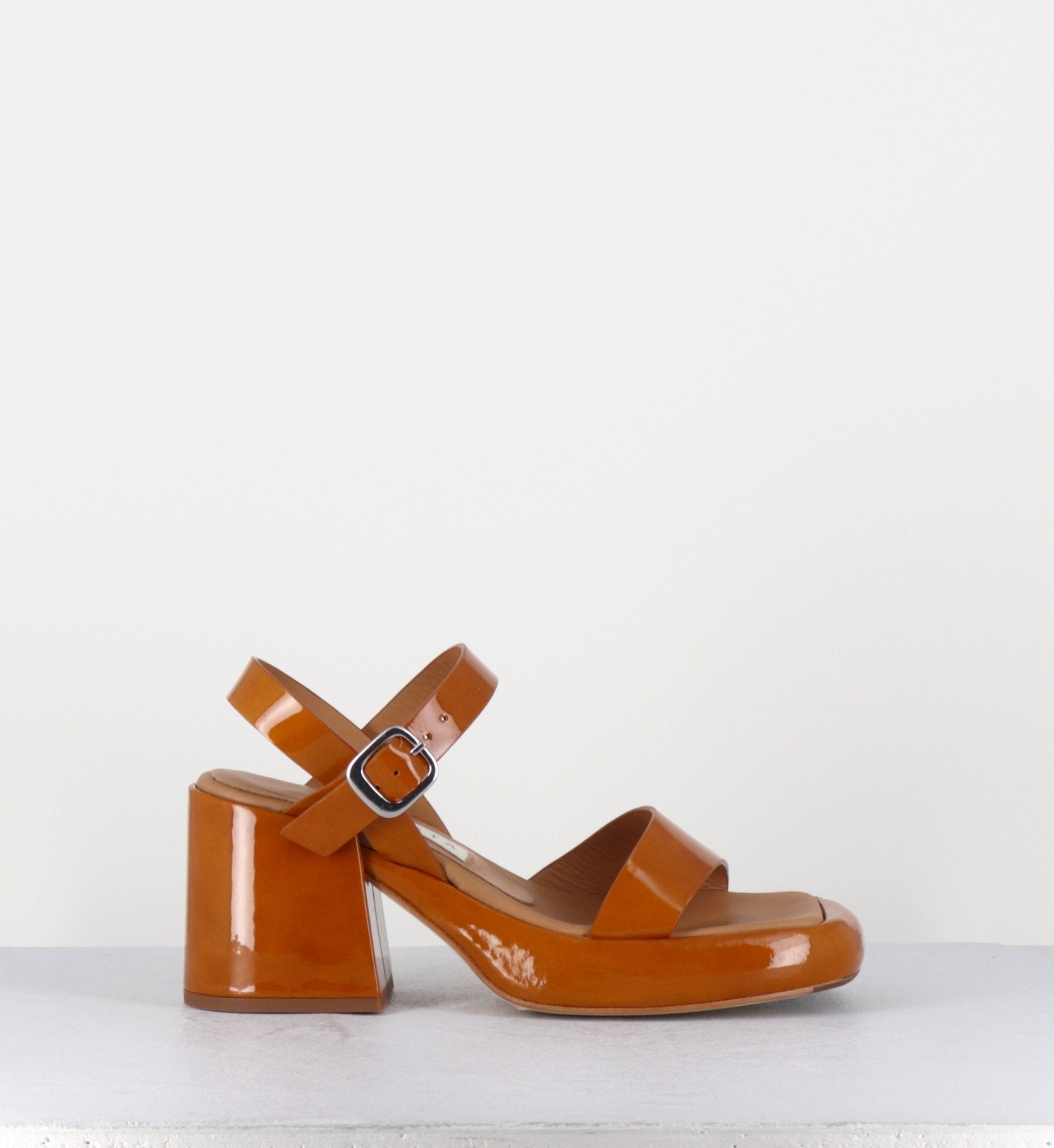 BEVERLY CAMEL SANDALS