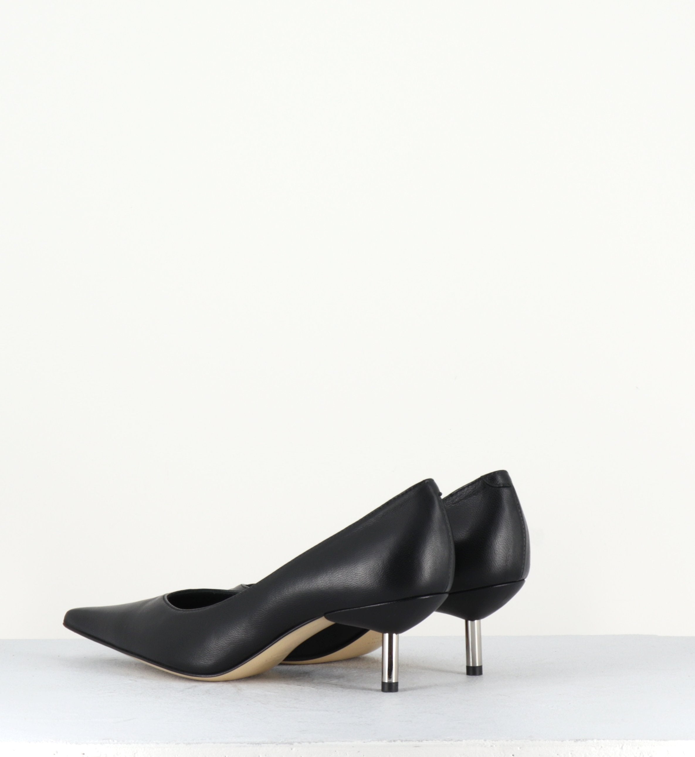 Escarpins à talons en cuir noir TES225- Garrice collection