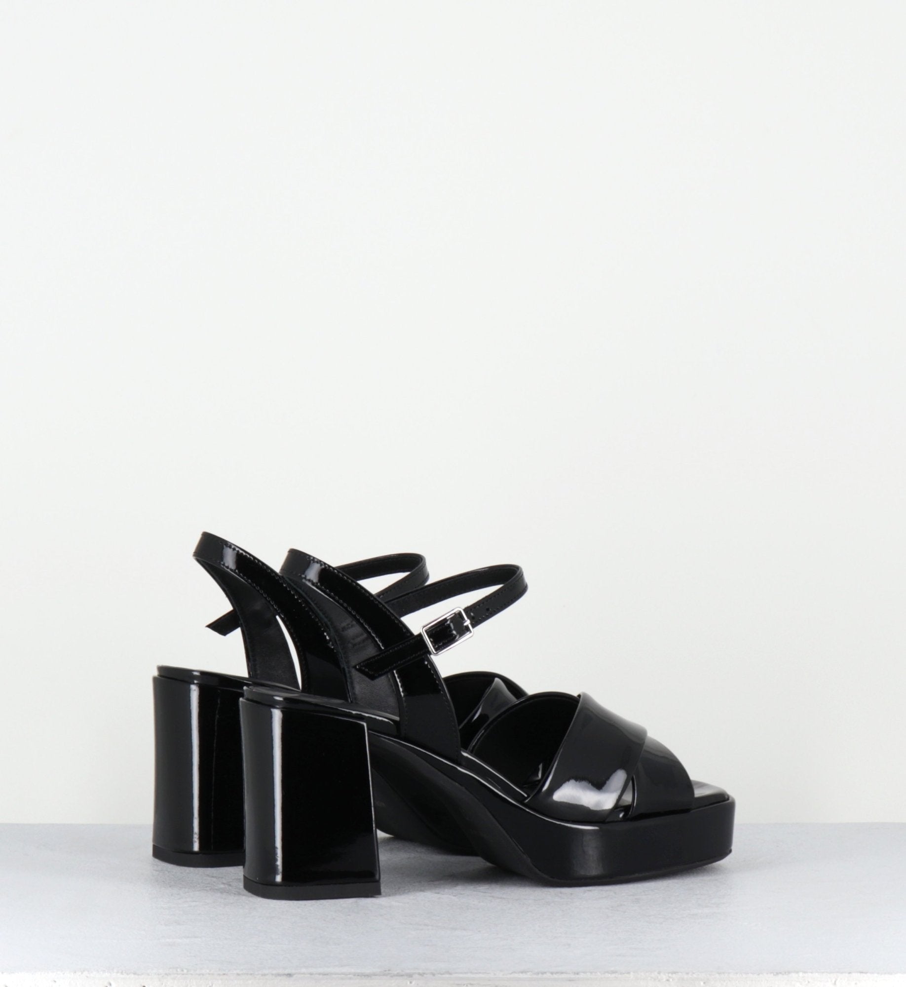FEDA24 VERNICE NERO